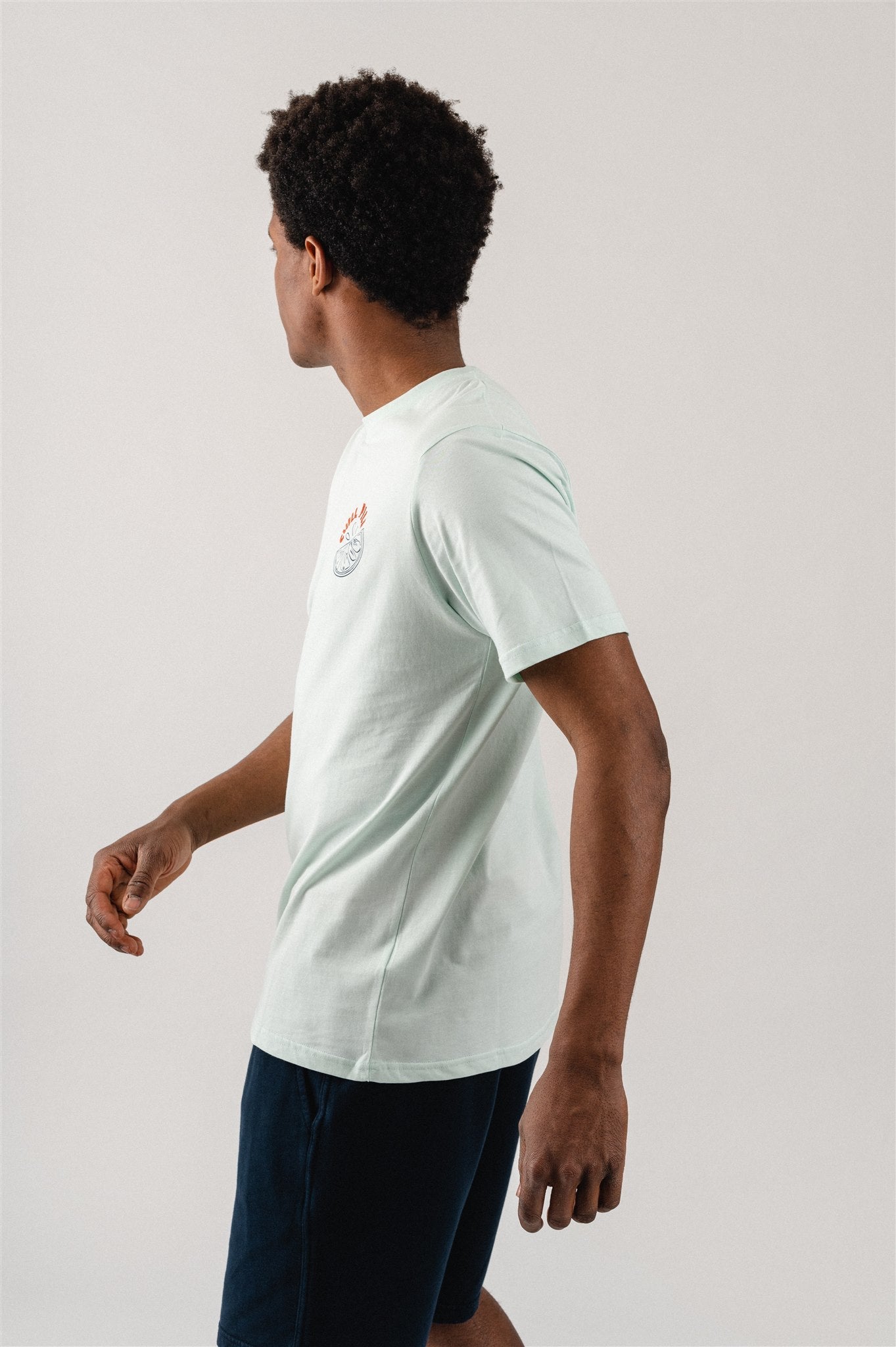 T-shirt bleu clair brodé en coton bio - bleu chill pill t-shirt acqua blue