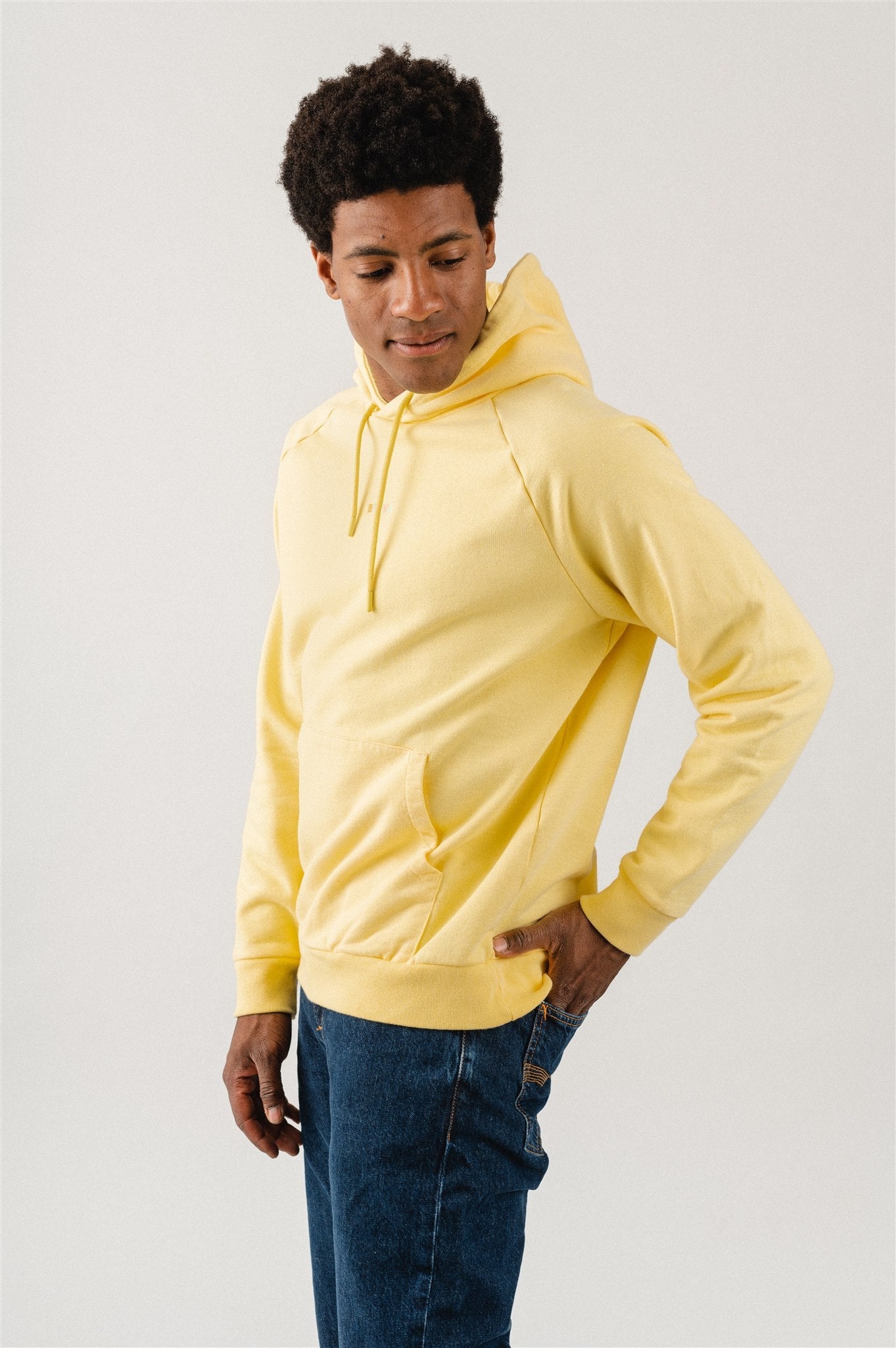 Sweat à capuche jaune en coton bio - sunbathing hoodie sun - yellow