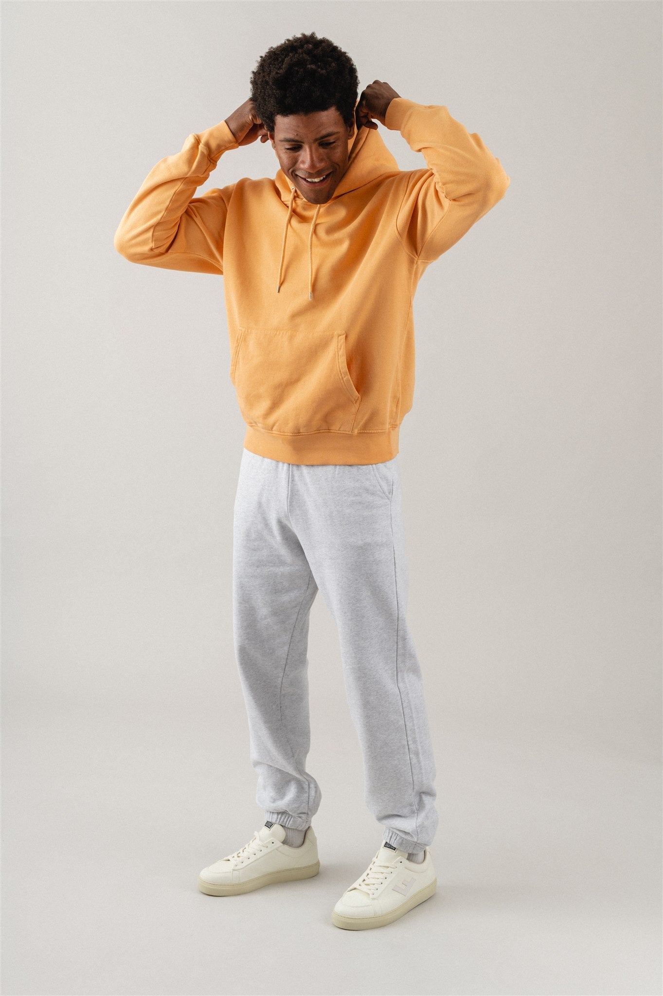 Sweat à capuche orange en coton bio - sandstone orange