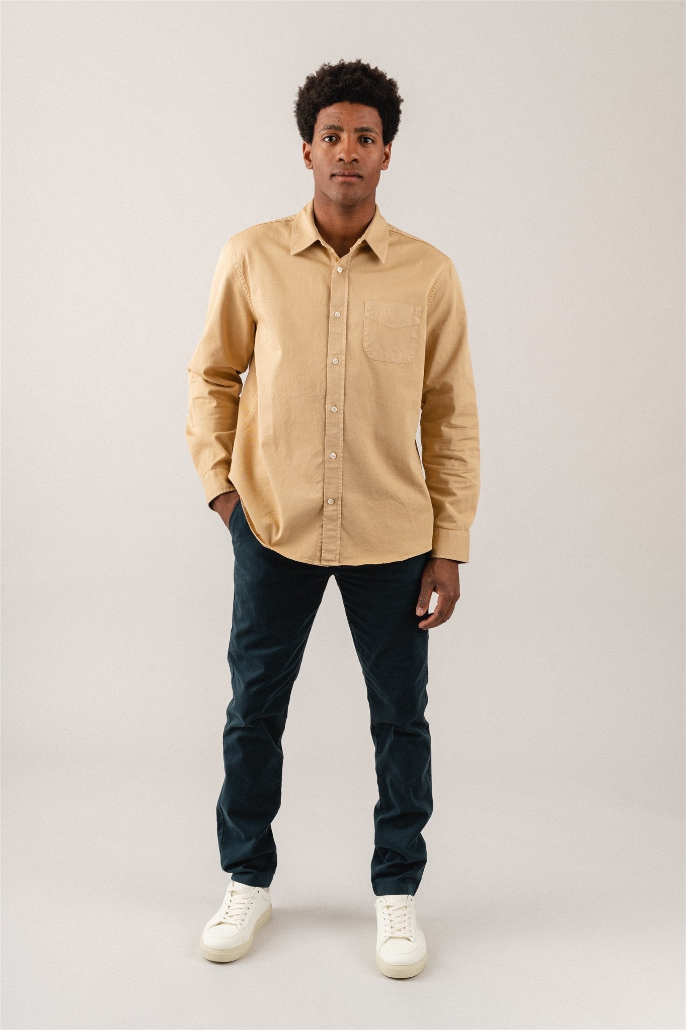 Chemise beige en coton bio - John Everyday Shirt Faded Sun