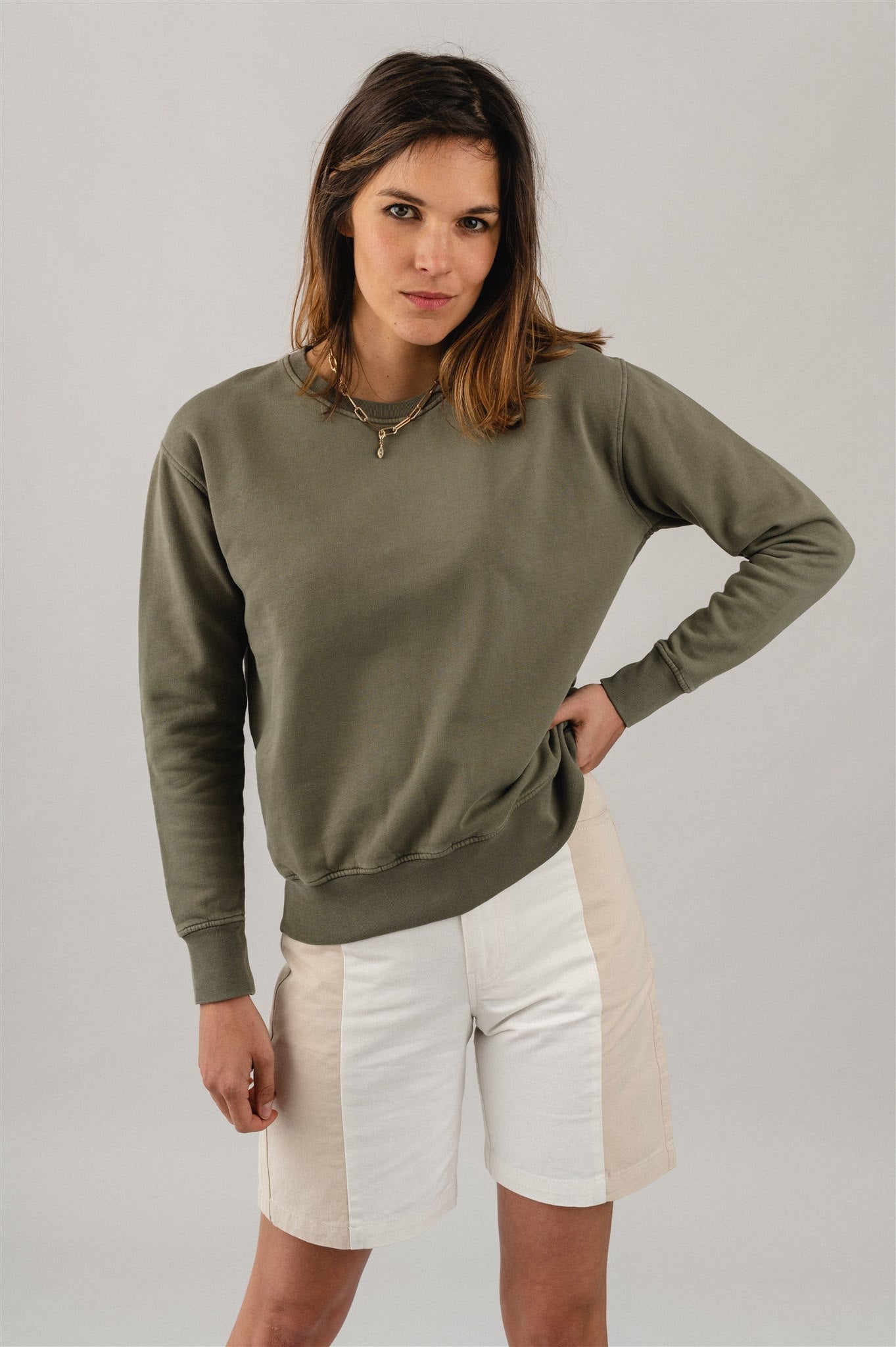Sweat olive en coton bio - dusty olive