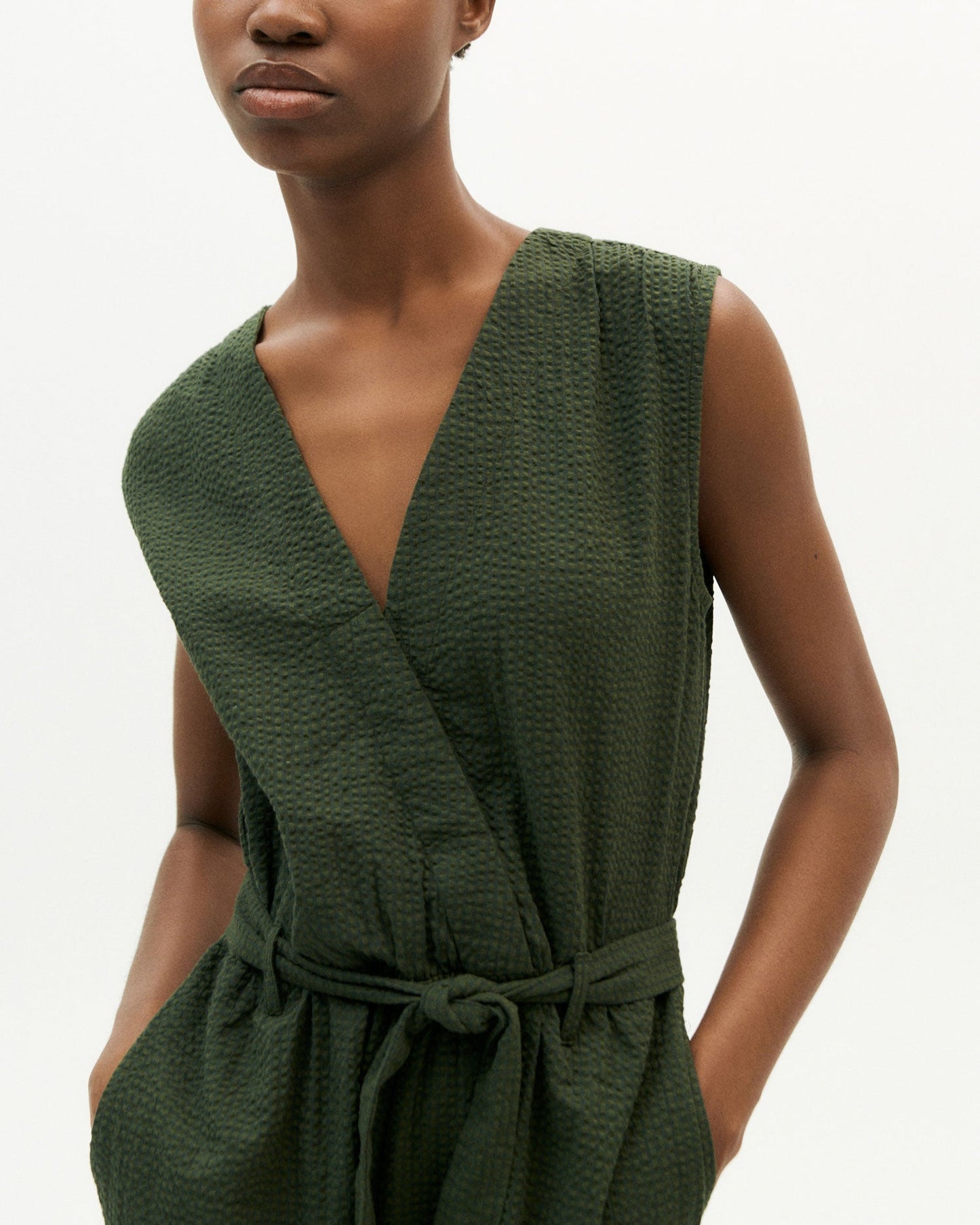 Combinaison vert forêt en coton bio - green seersucker winona jumpsuit