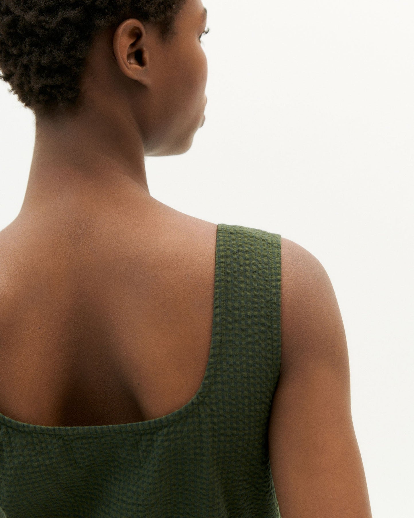 Combinaison kaki texturée en coton bio - green seersucker rafflesia jumpsuit