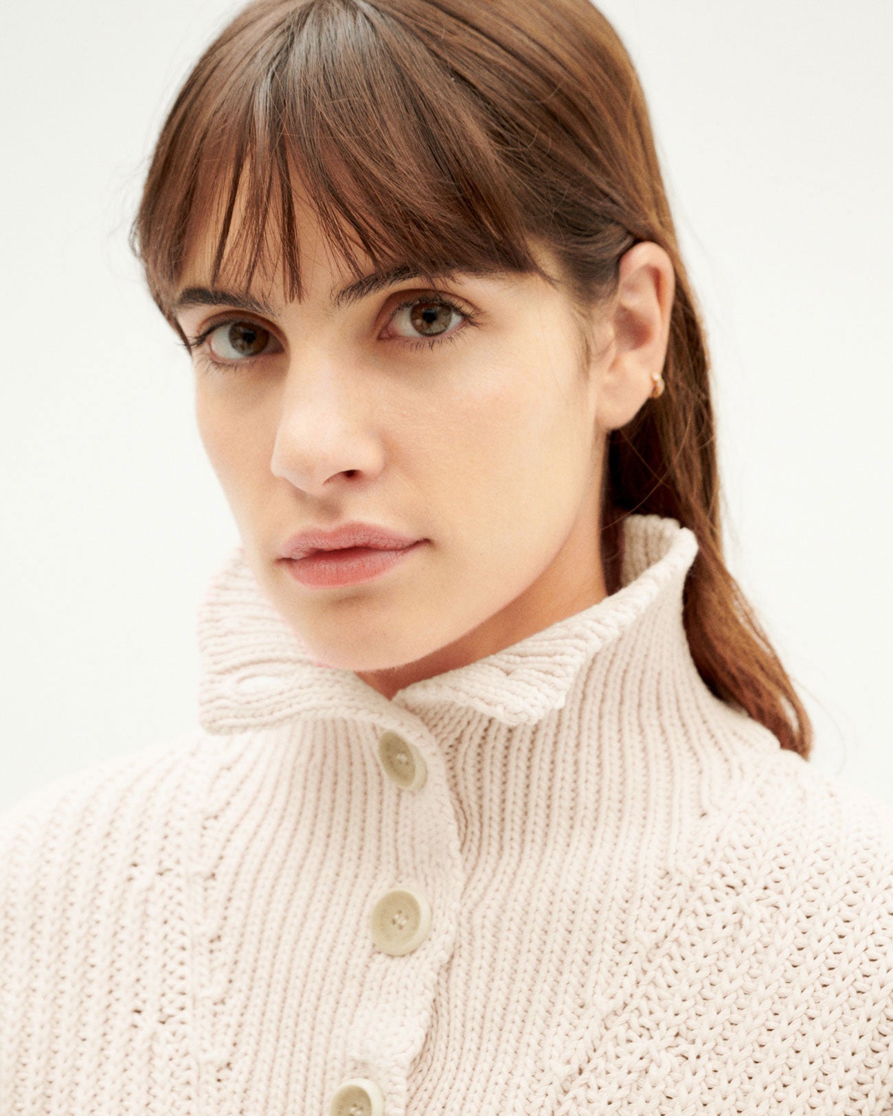 Pull ample col haut en matières recyclées | Blanc "white susi knitted sweater"