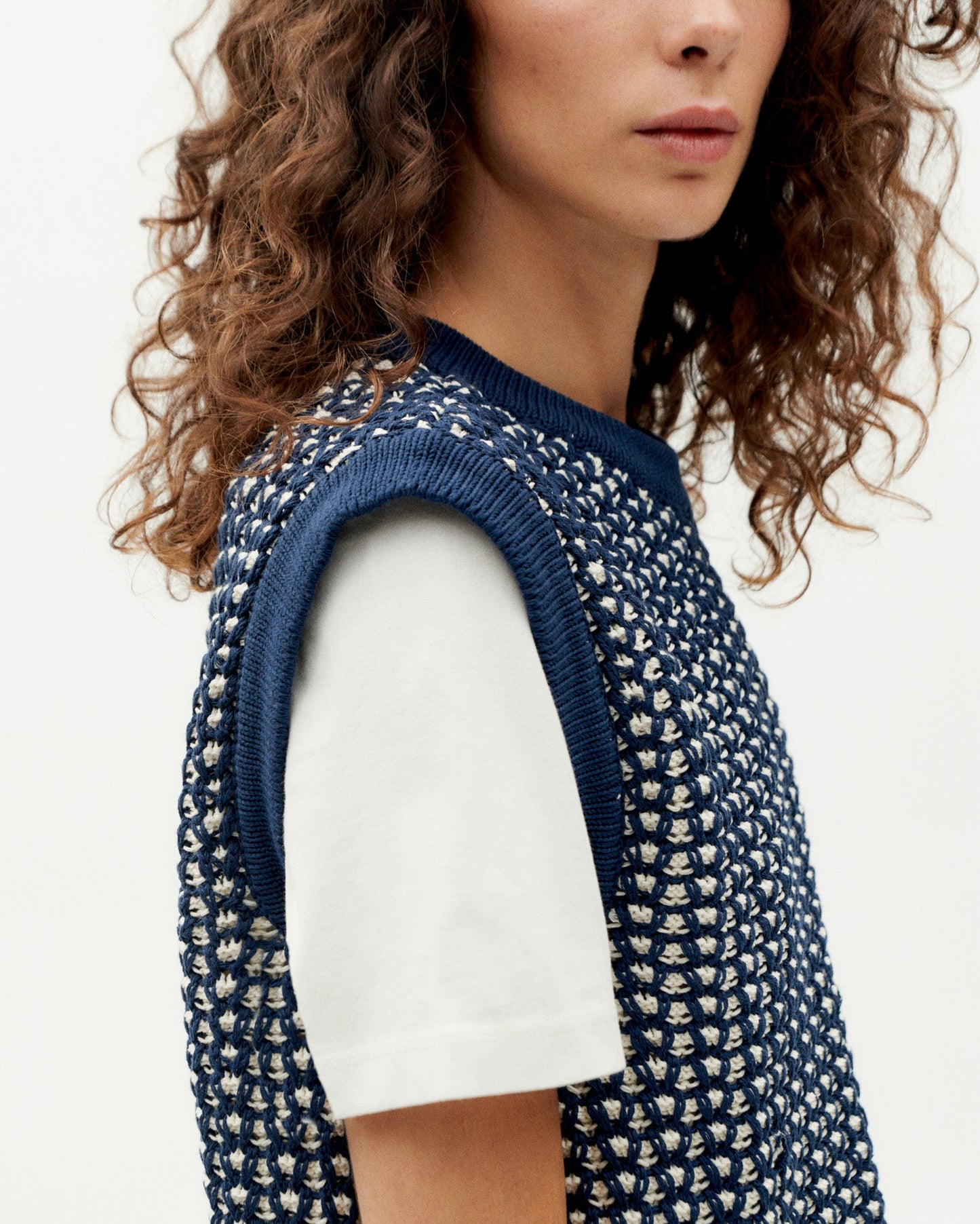 Pull sans manches tricoté en coton recyclé | Marine "navy aria knitted vest"
