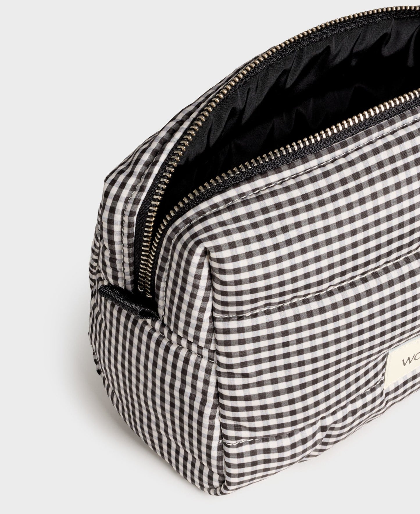 Trousse de toilette en recyclé | "chloe toiletry bag"