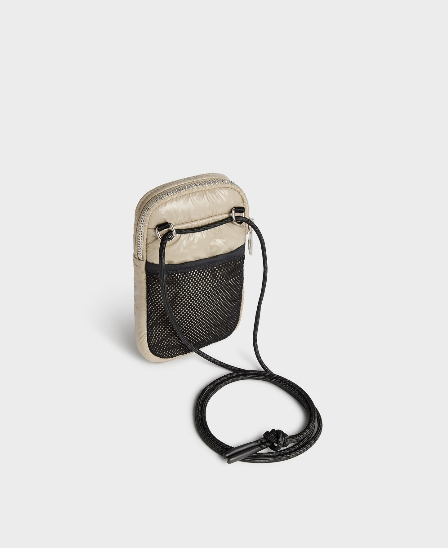 Pochette téléphone matelassée en recyclé | beige "air glossy phone bag"