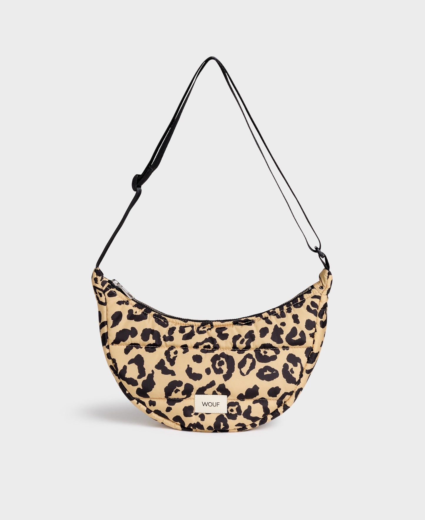 Banane matelassée léopard en recyclé - agathe crossbody bag