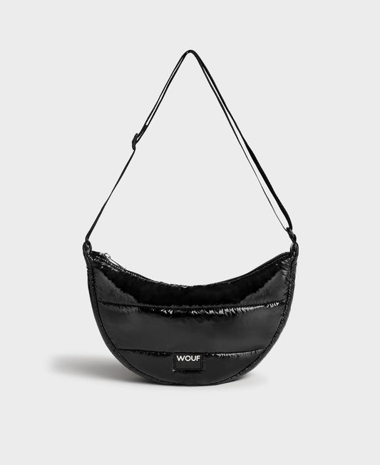 Banane matelassée en recyclé | noir "glossy black crossbody bag"
