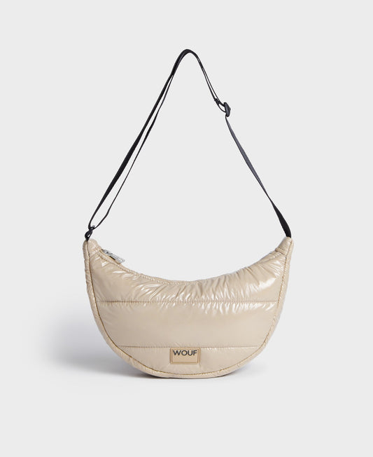 Banane matelassée en recyclé | Beige "air glossy crossbody bag"