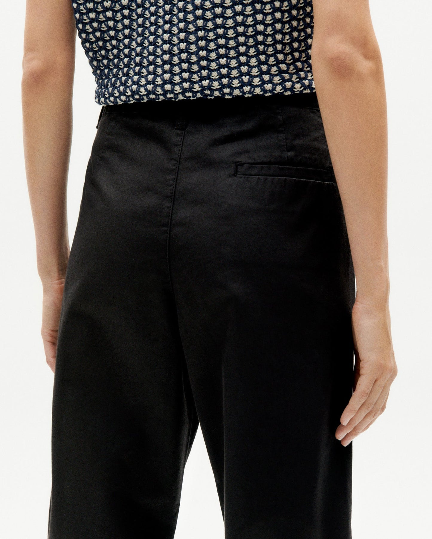 Pantalon à pinces droit en coton bio | noir  "black rina light pants"