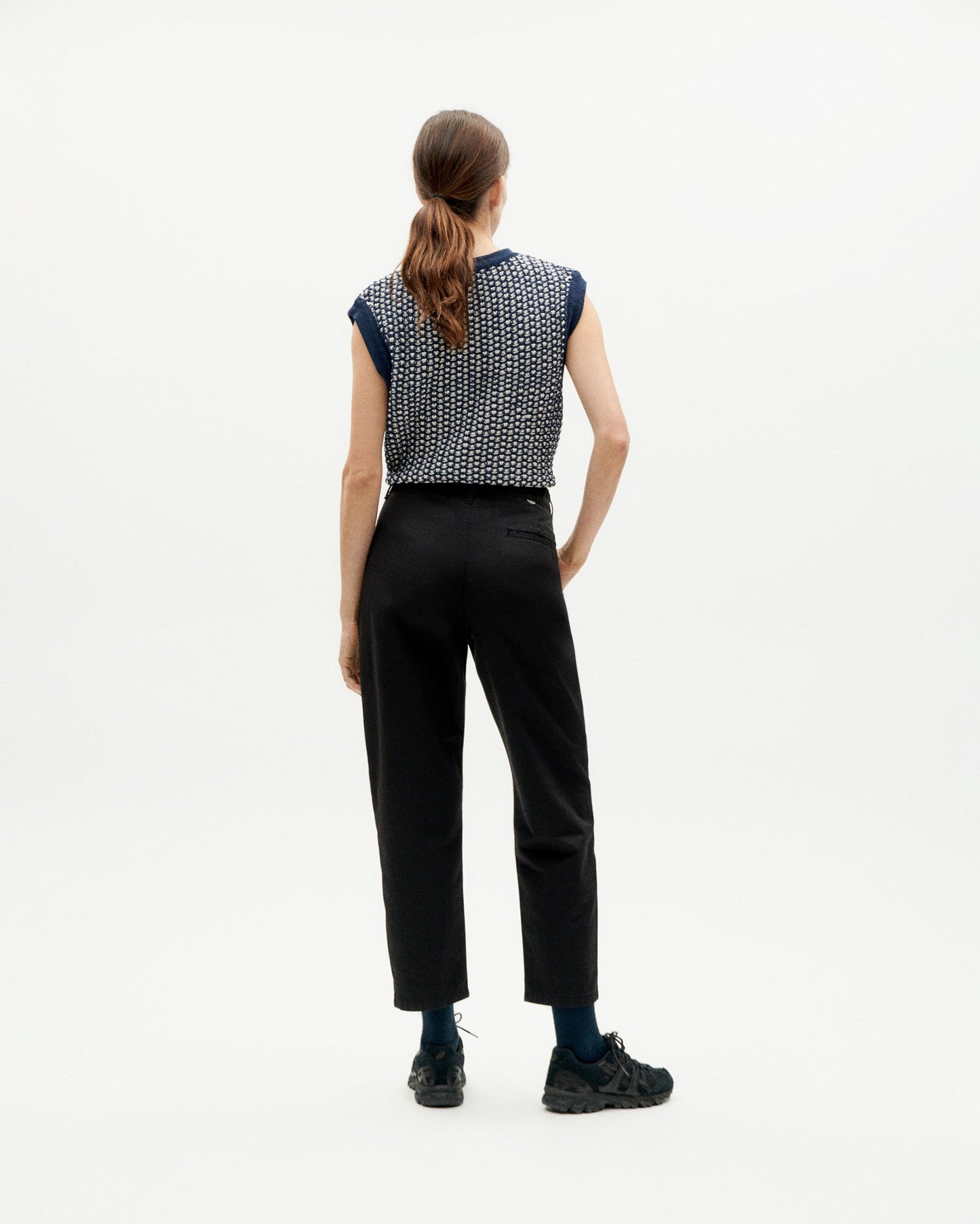 Pantalon à pinces droit en coton bio | noir  "black rina light pants"