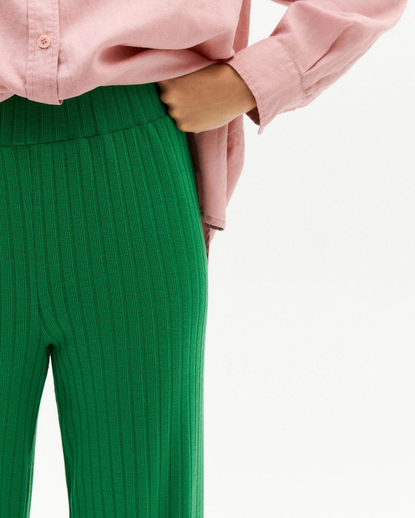 Pantalon côtelé vert en ecovero et coton recyclé - chroma green trash dalia pants