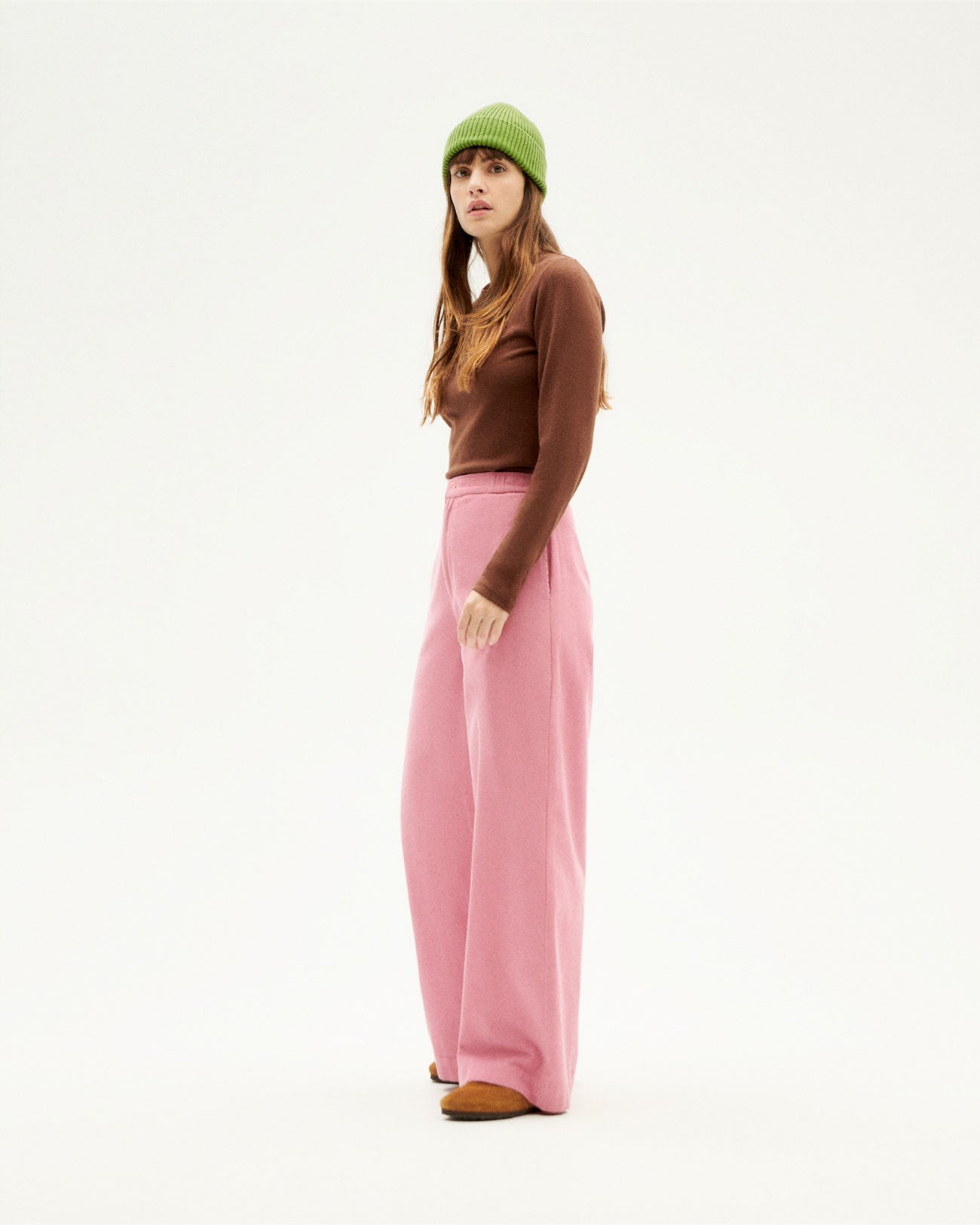 Pantalon ample en coton bio | Rose "pink microcorduroy maia pants"