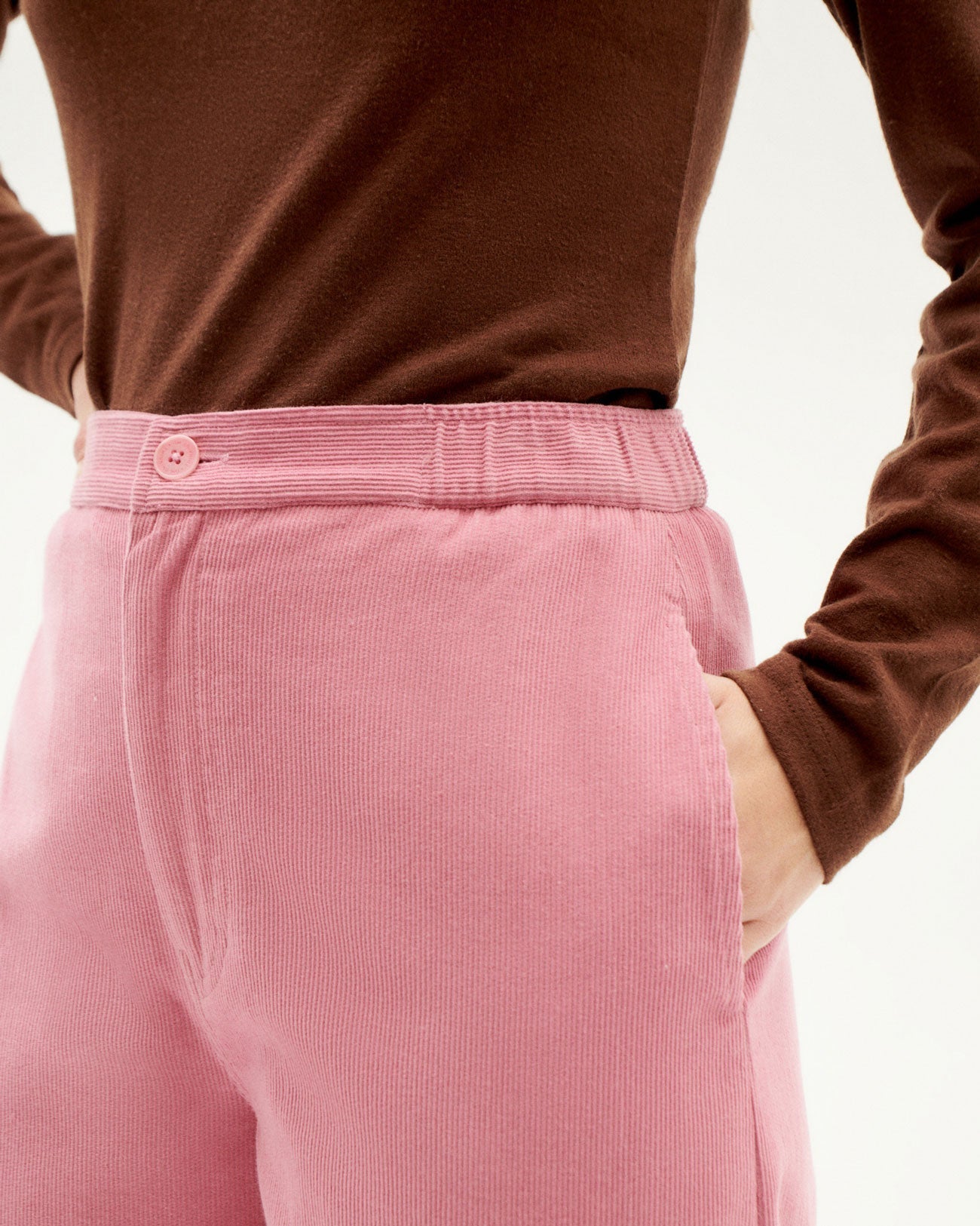 Pantalon ample en coton bio | Rose "pink microcorduroy maia pants"