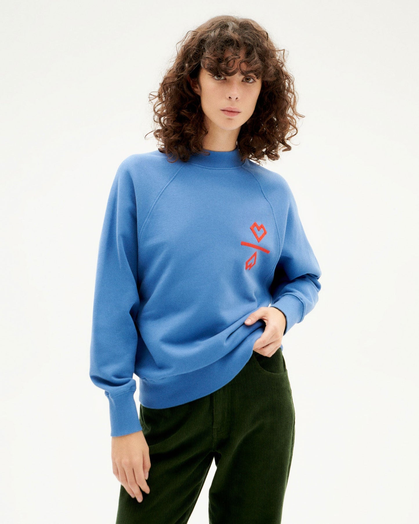 Sweat brodé en coton bio | bleu "2 hearts fantine sweatshirt blue"
