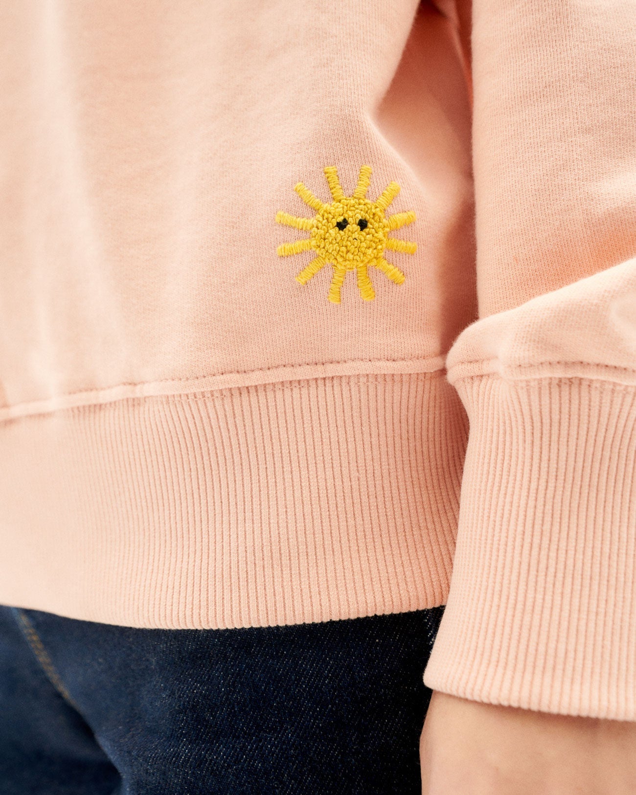 Sweat brodé en coton bio | Rose "here comes the sun coral fantine sweat"