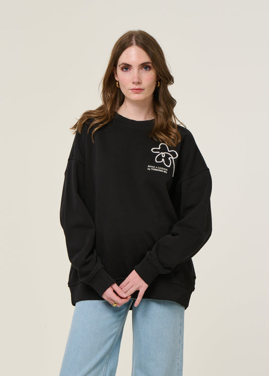 Sweatshirt oversize brodé en coton bio | noir "flower rope black jimena sweatshirt - black"
