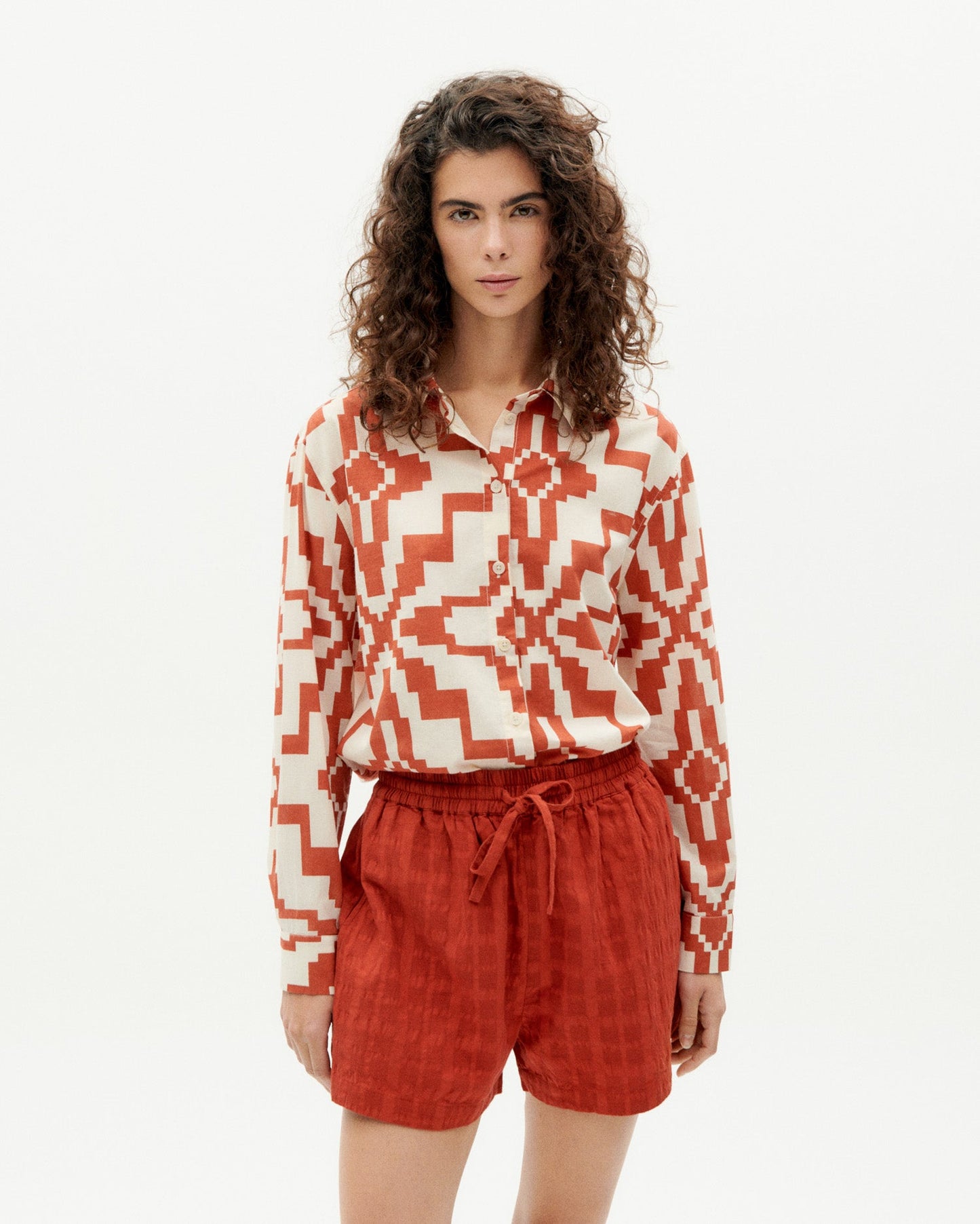Short texturé en coton bio | orange "orangered cuadrito geranio shorts"
