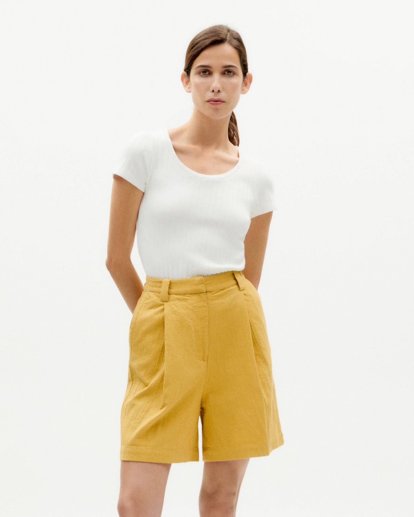 Short en coton bio | jaune "ambar crinkled lia shorts"