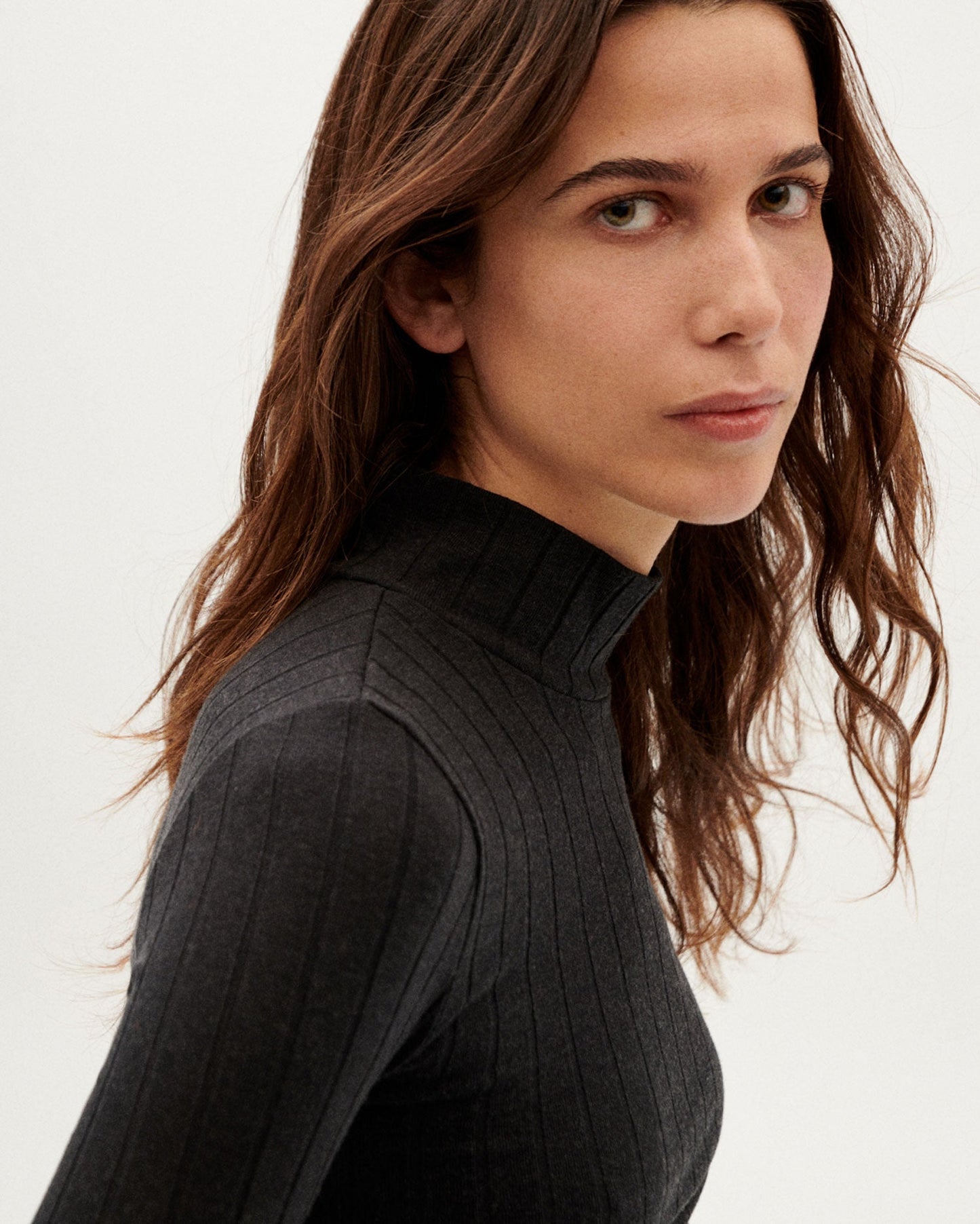Sous-pull col montant en refibra et coton bio | Noir "black trash ellen"
