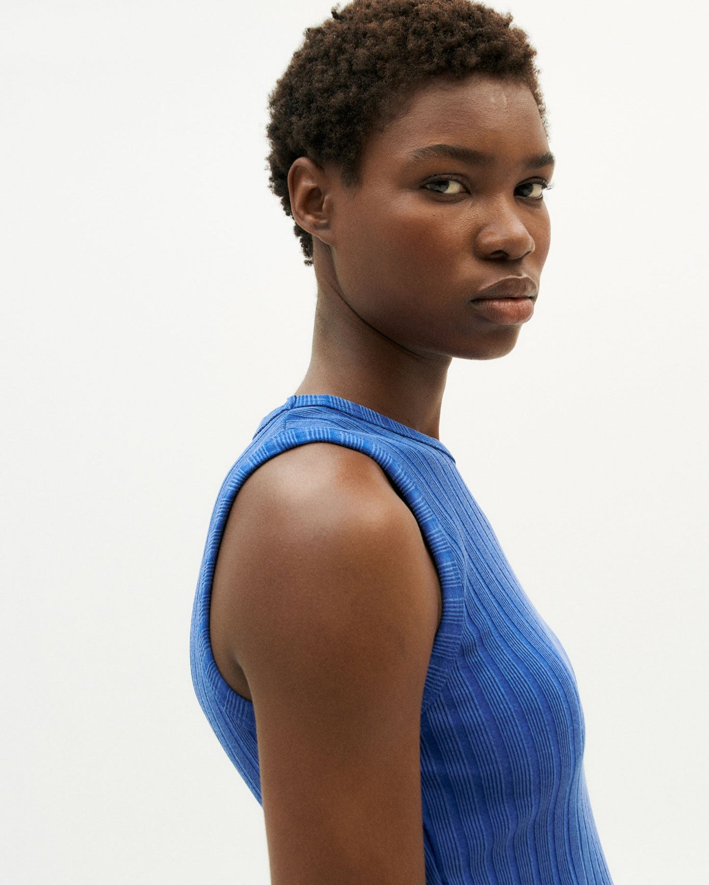 Débardeur bleu en ecovero et coton recyclé - royal blue trash turkana top