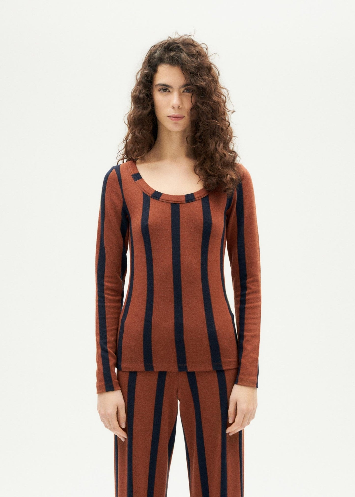 T-shirt manches longues matières recyclées | marron "toasted navy casilda top"