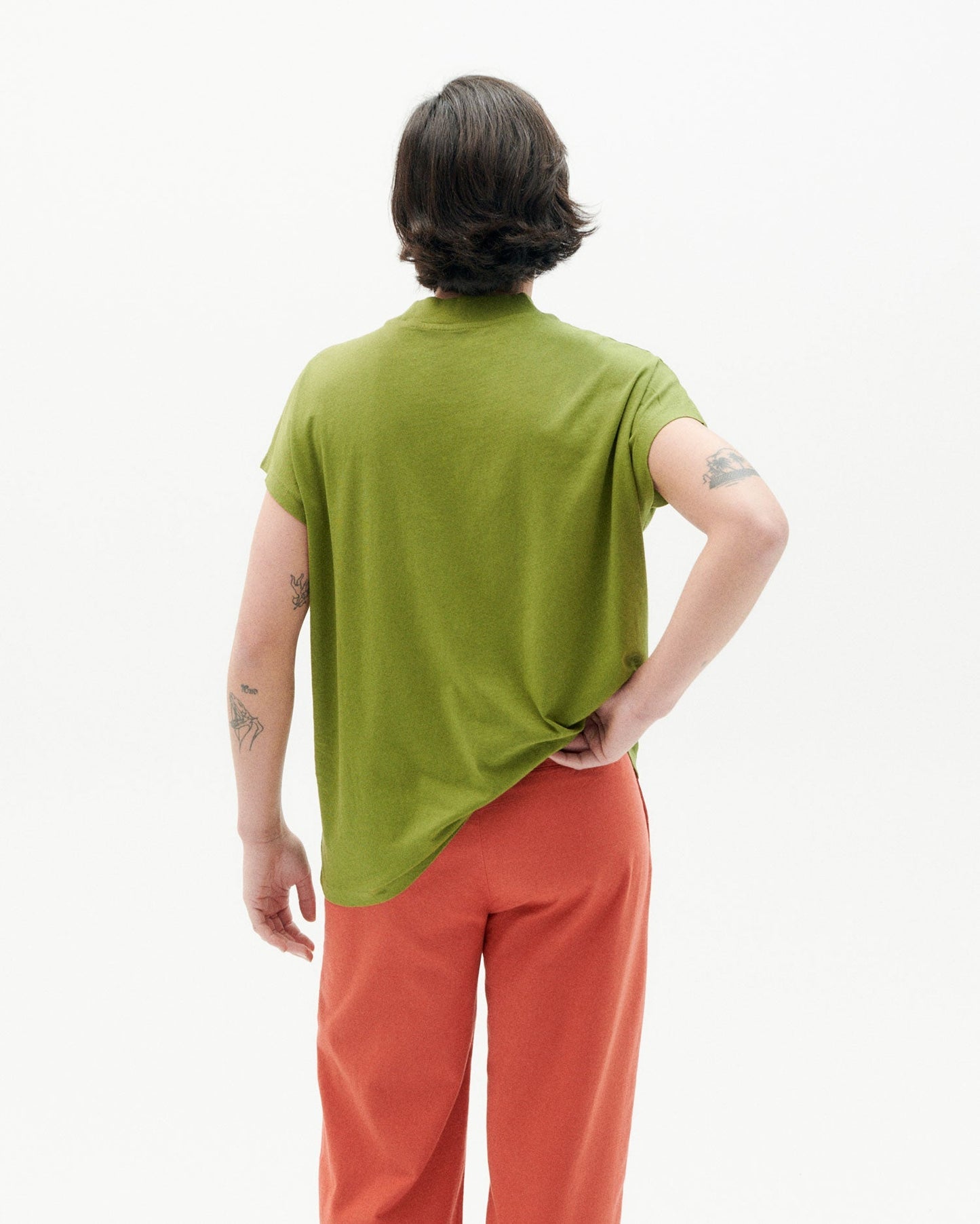 T-shirt brodé en coton bio | Vert "here comes the sun parrot t-shirt"
