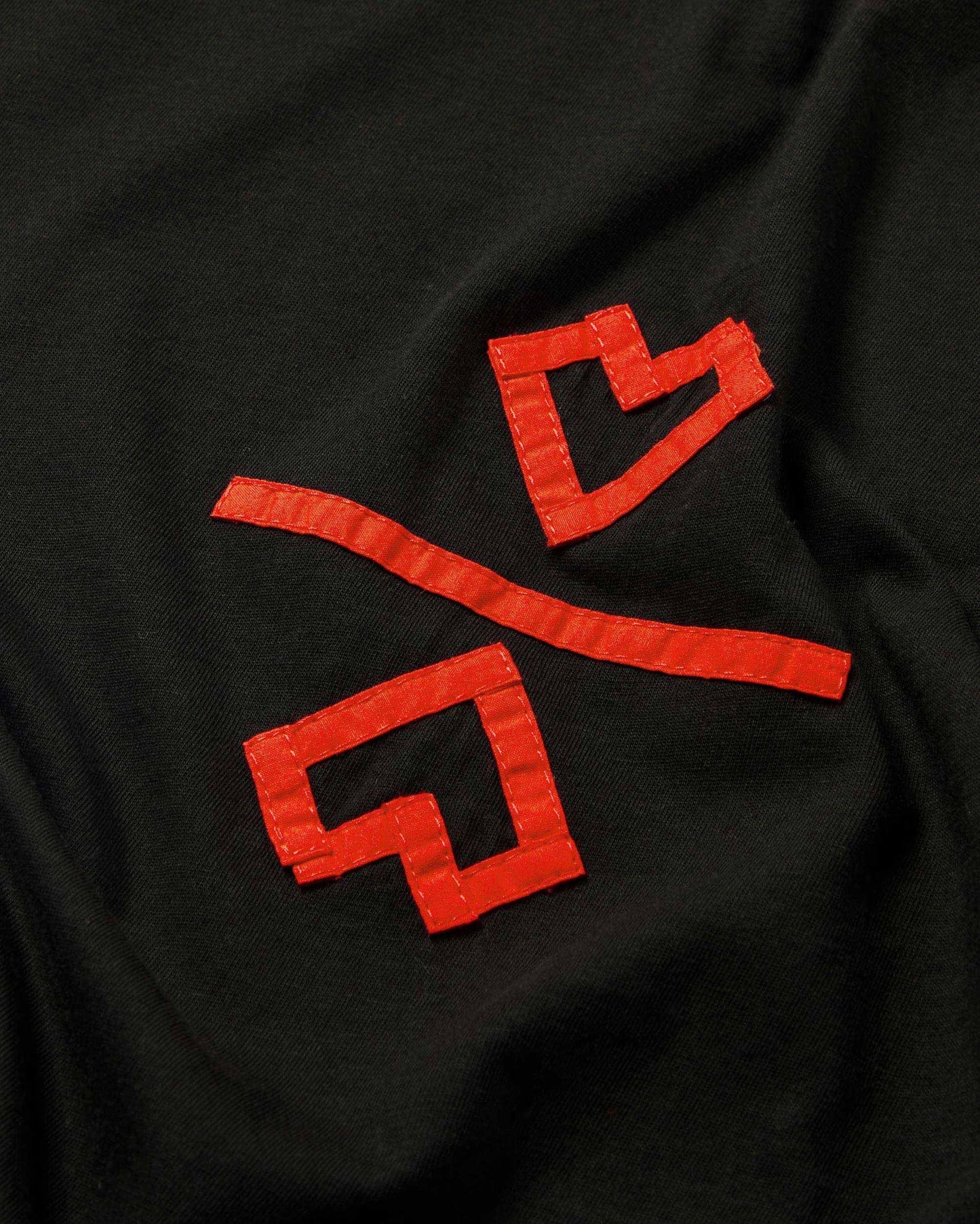 T-shirt noir à patch en coton bio - 2 hearts volta t-shirt black