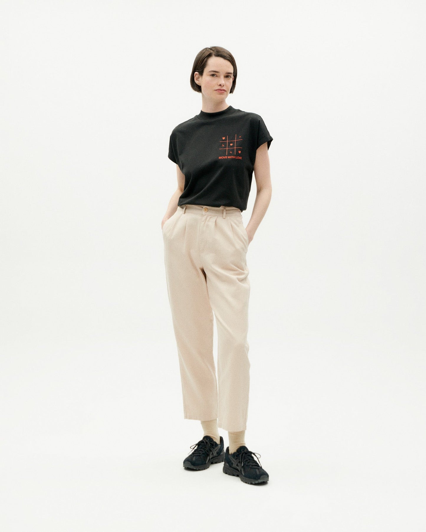 T-shirt brodé en coton bio | Noir "move love volta t-shirt black"