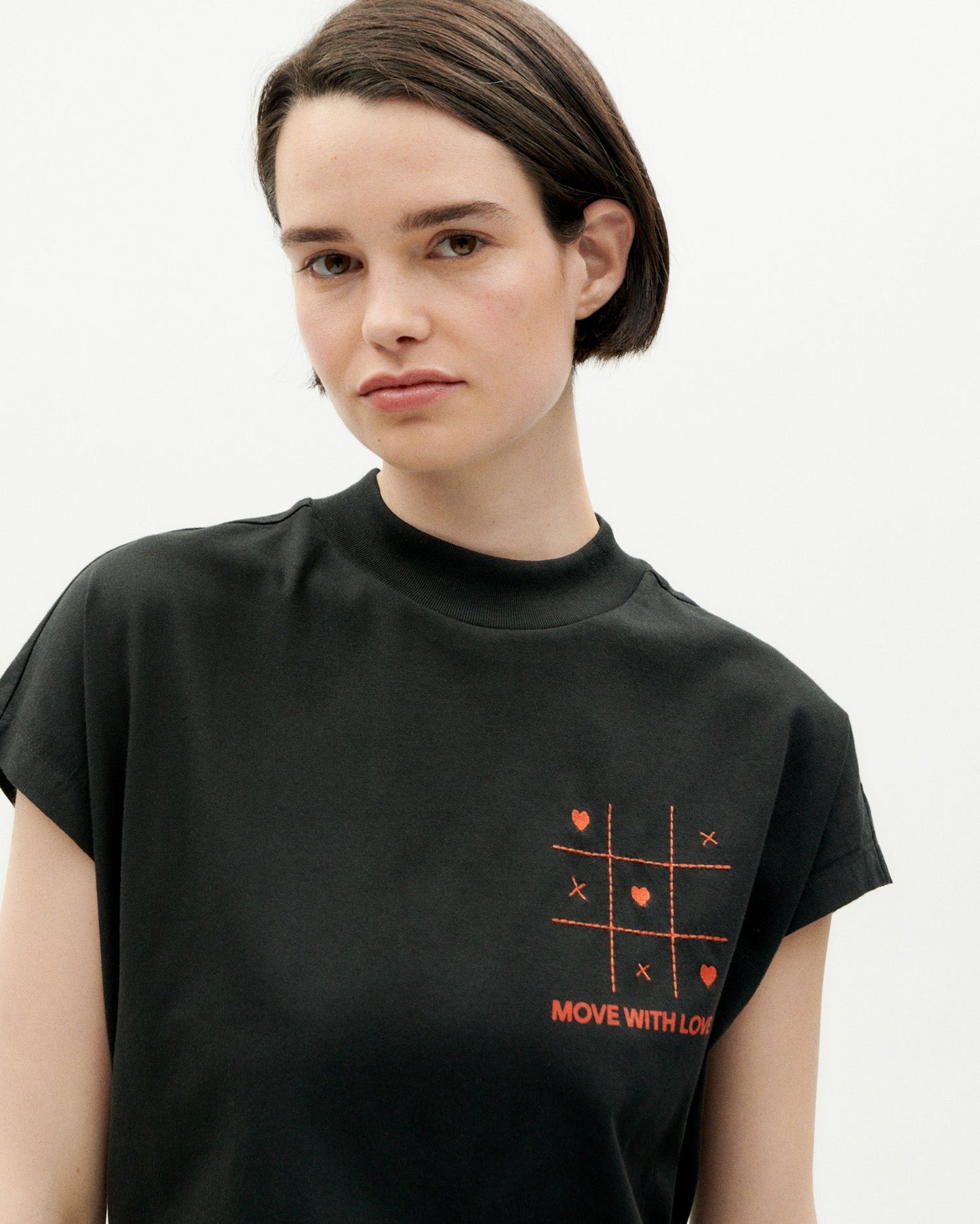 T-shirt brodé en coton bio | Noir "move love volta t-shirt black"