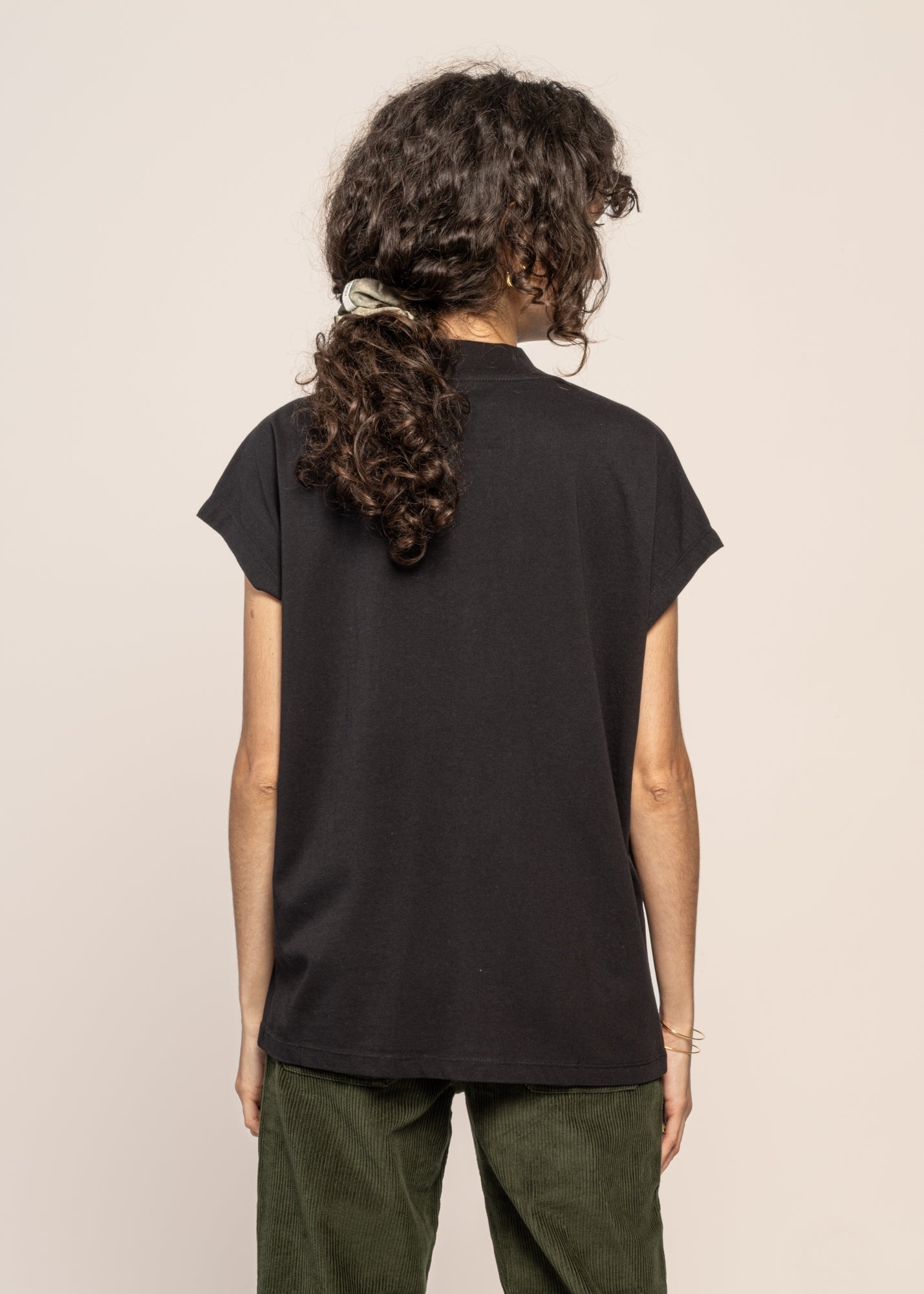 T-shirt en coton bio | noir "heart volta t-shirt - black"