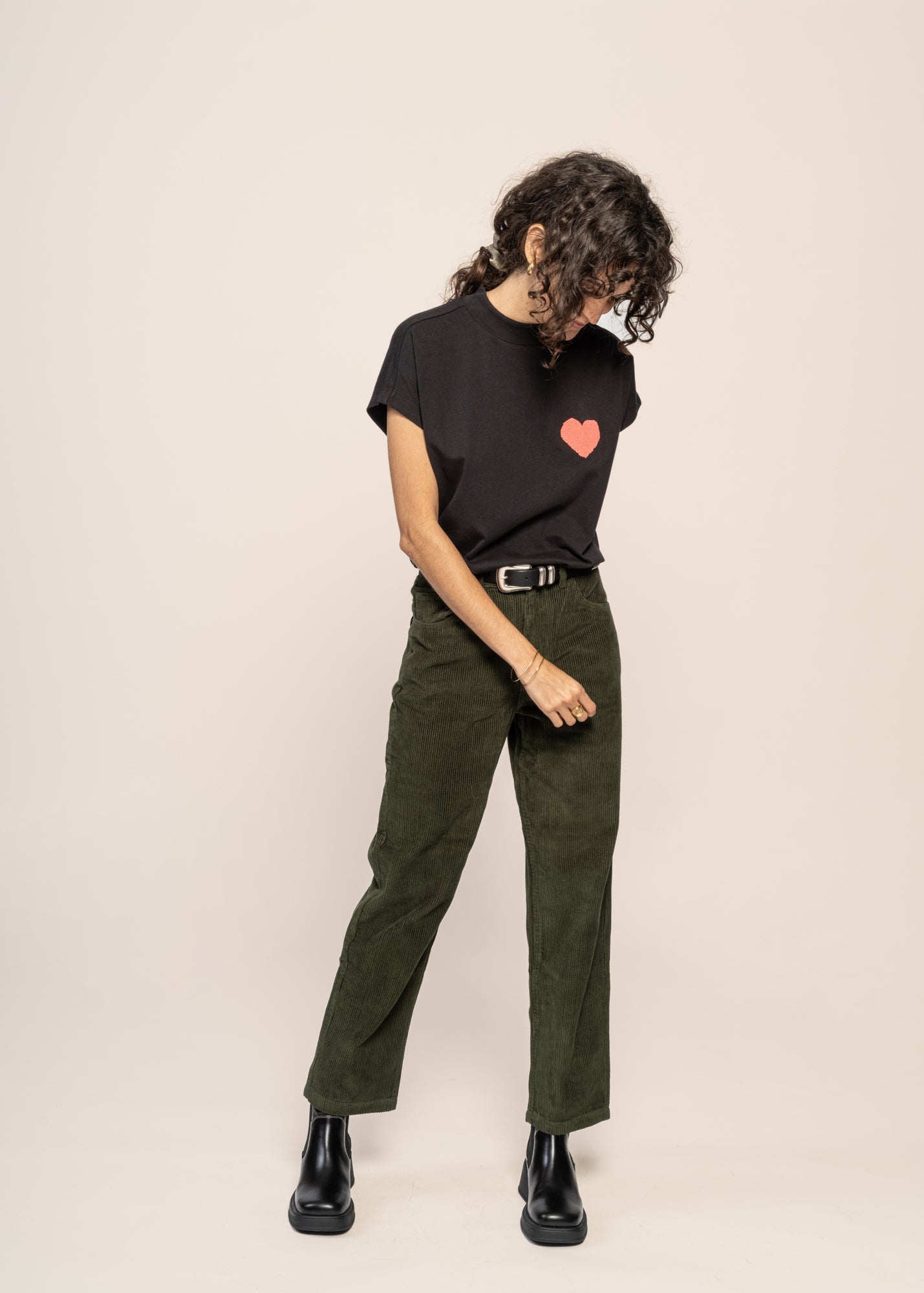 T-shirt en coton bio | noir "heart volta t-shirt - black"
