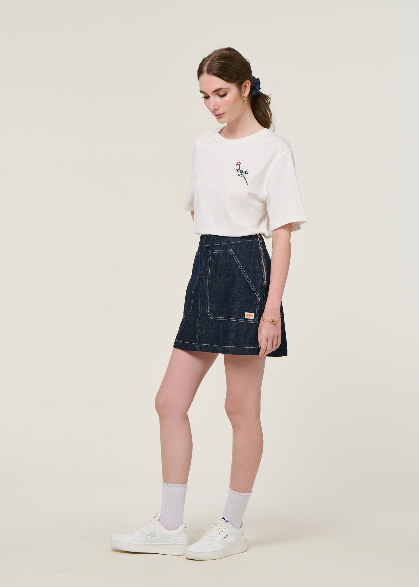 T-shirt brodé en coton biologique | blanc "flor tm lucia tee - white"