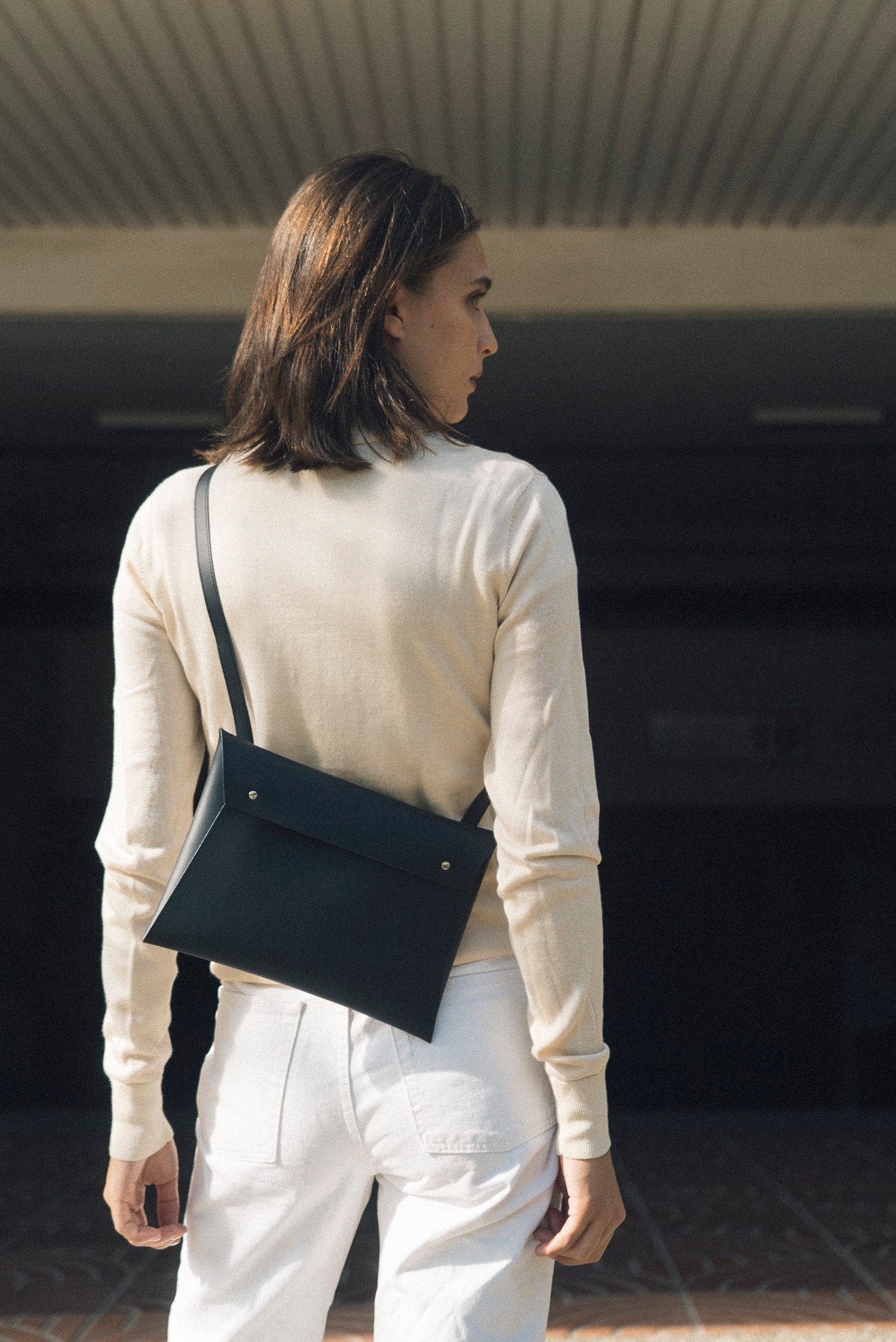 Sac pochette noir en cuir recyclé - crossbody organizer
