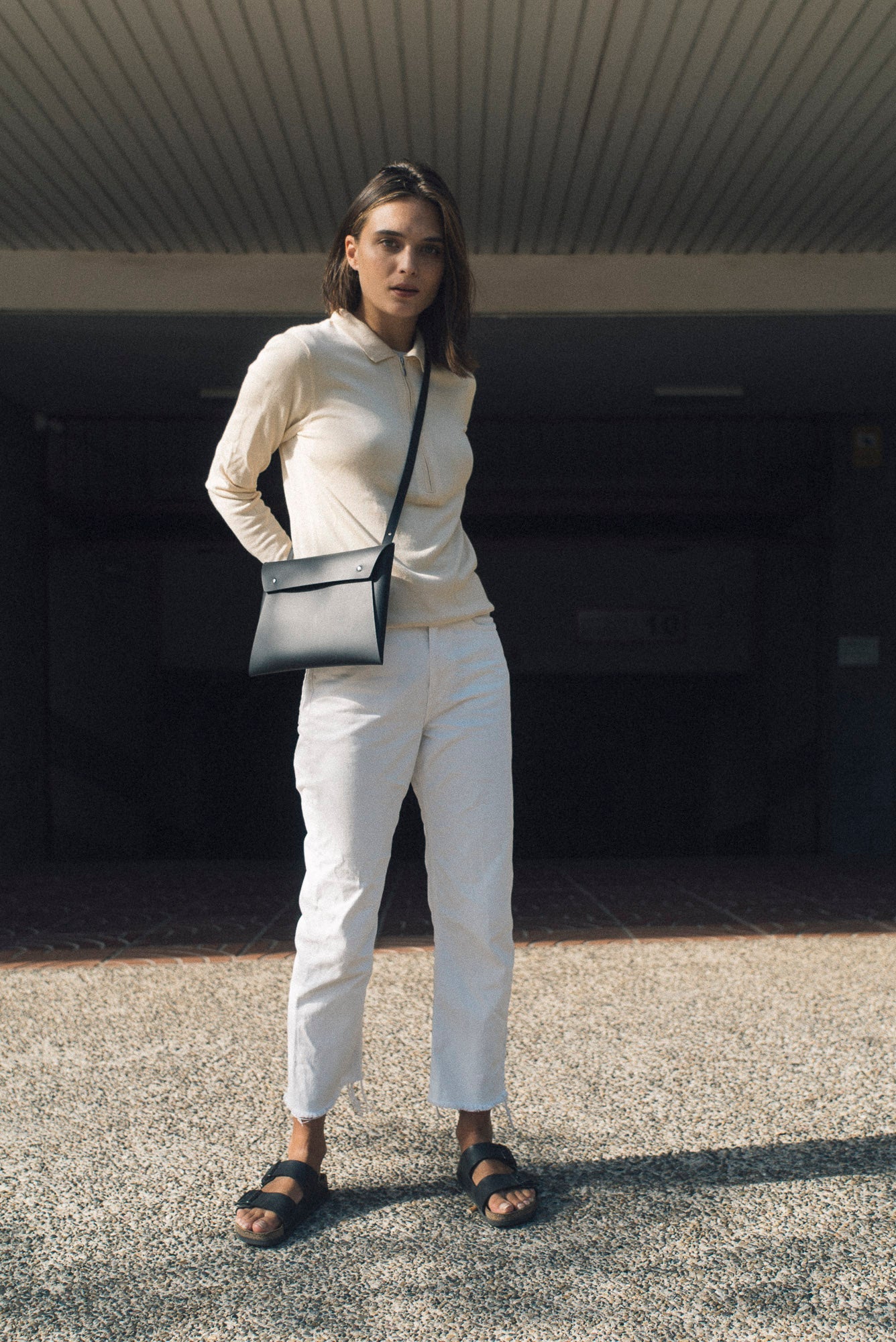 Sac pochette noir en cuir recyclé - crossbody organizer