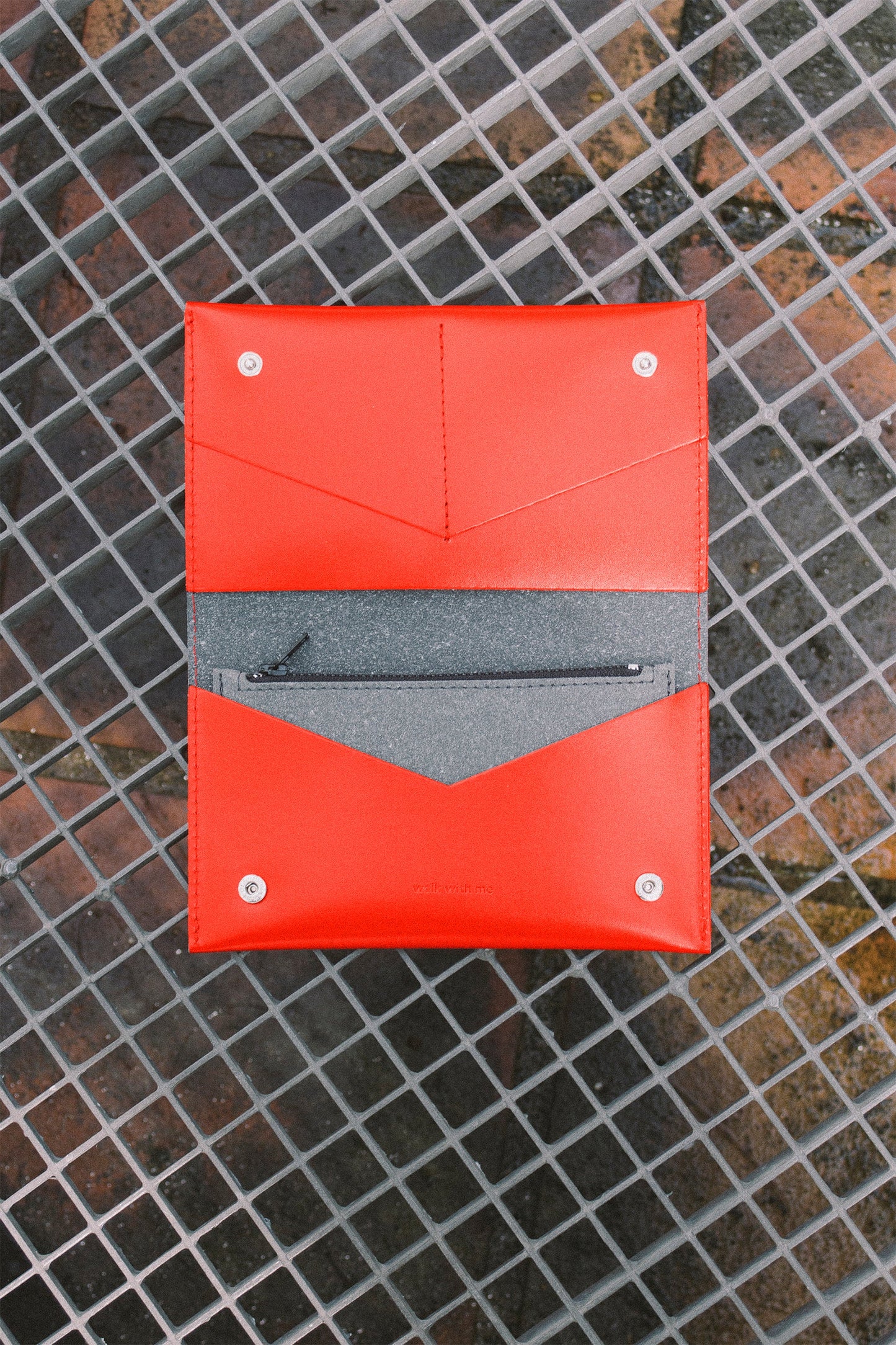 Portefeuille rouge en cuir recyclé - flat purse