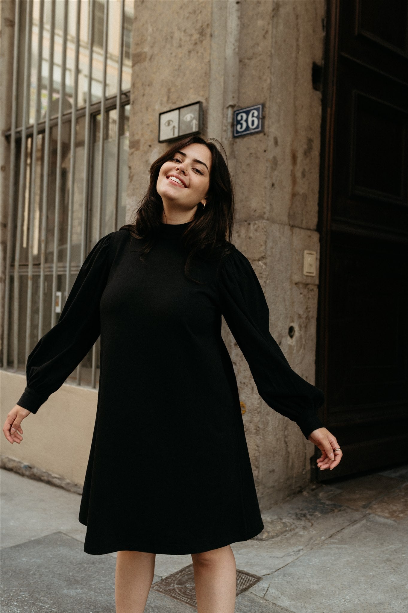 Robe manches bouffantes noire en coton bio - Flora