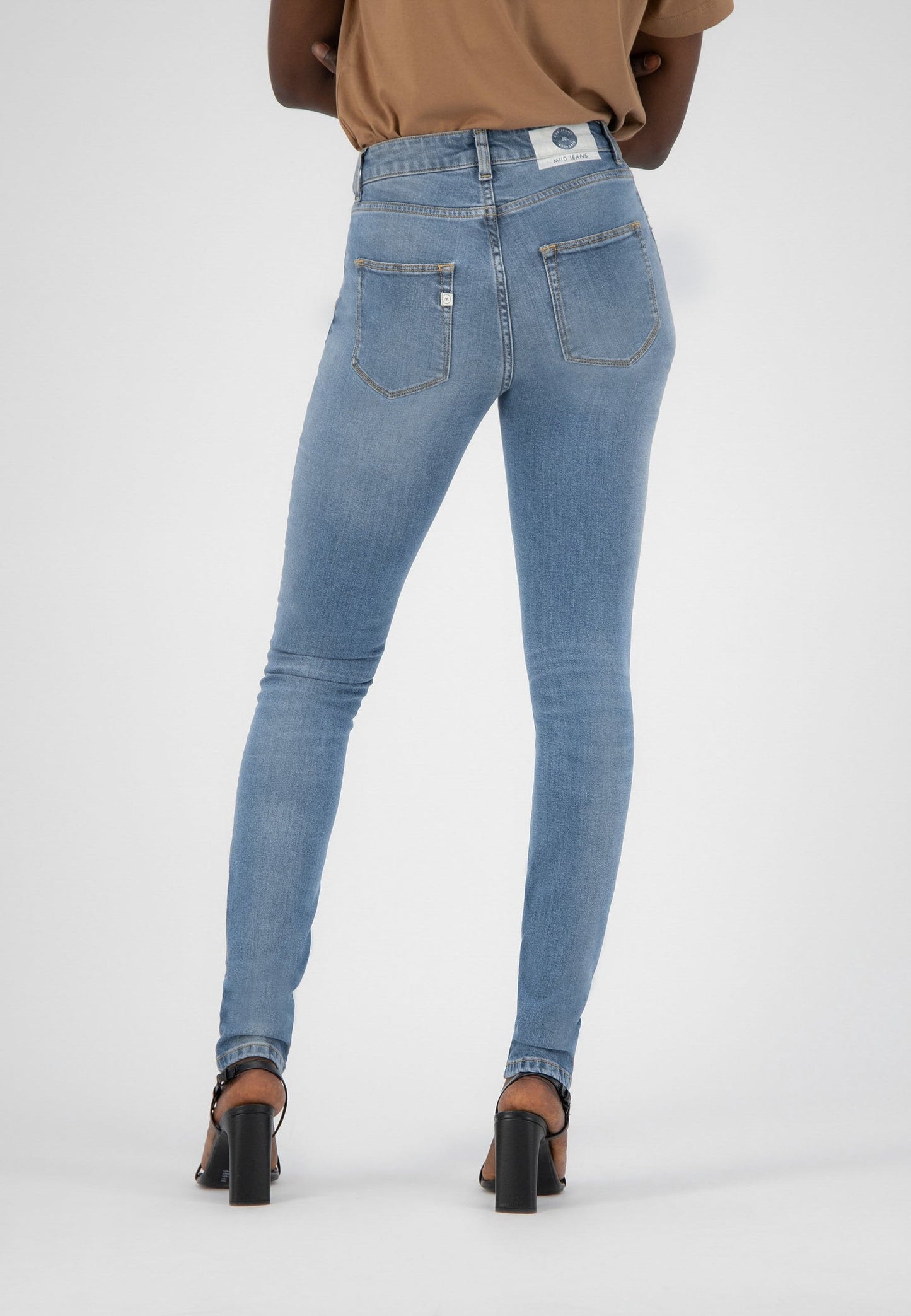 Jean slim bleu clair en coton bio et recyclé - skinny hazen fan stone