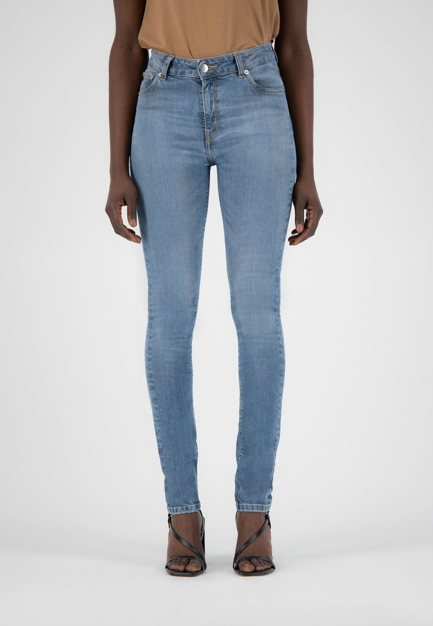 Jean slim bleu clair en coton bio et recyclé - skinny hazen fan stone