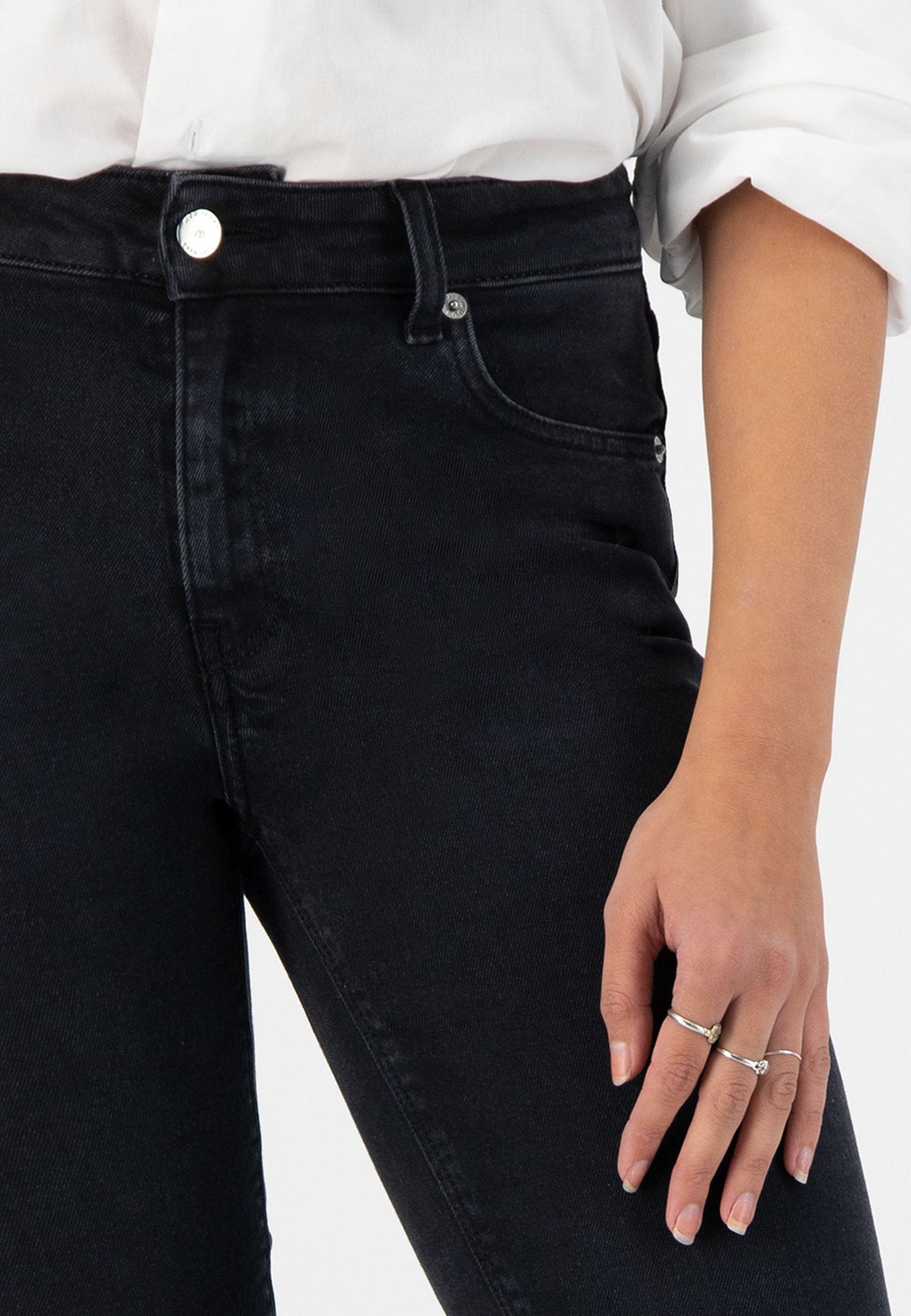 Jean slim en coton bio et recyclé | noir "Regular Swan stone black"