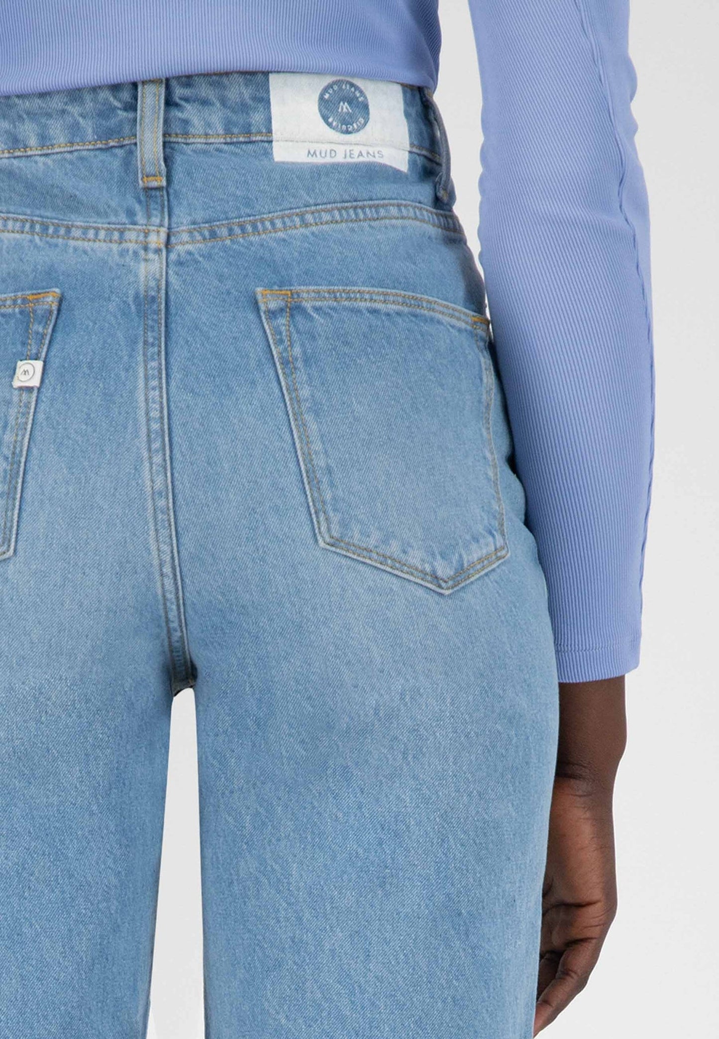 Jean droit en coton bio et coton recyclé | bleu clair "Relax Rose heavy stone"