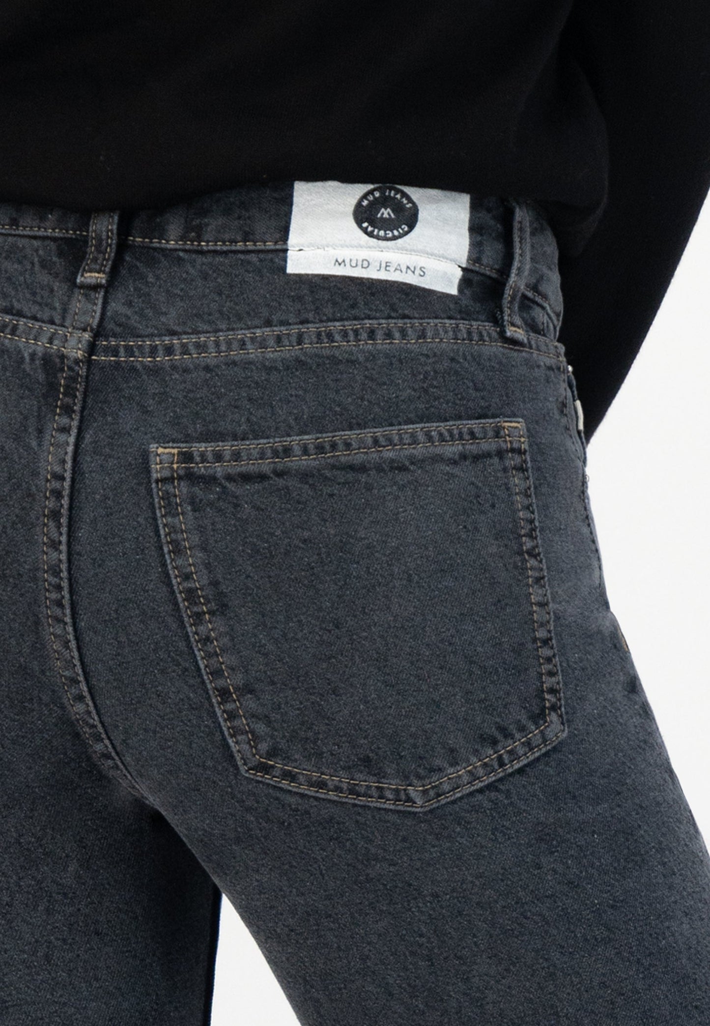 Jean droit en coton bio et recyclé | noir "easy go used black"