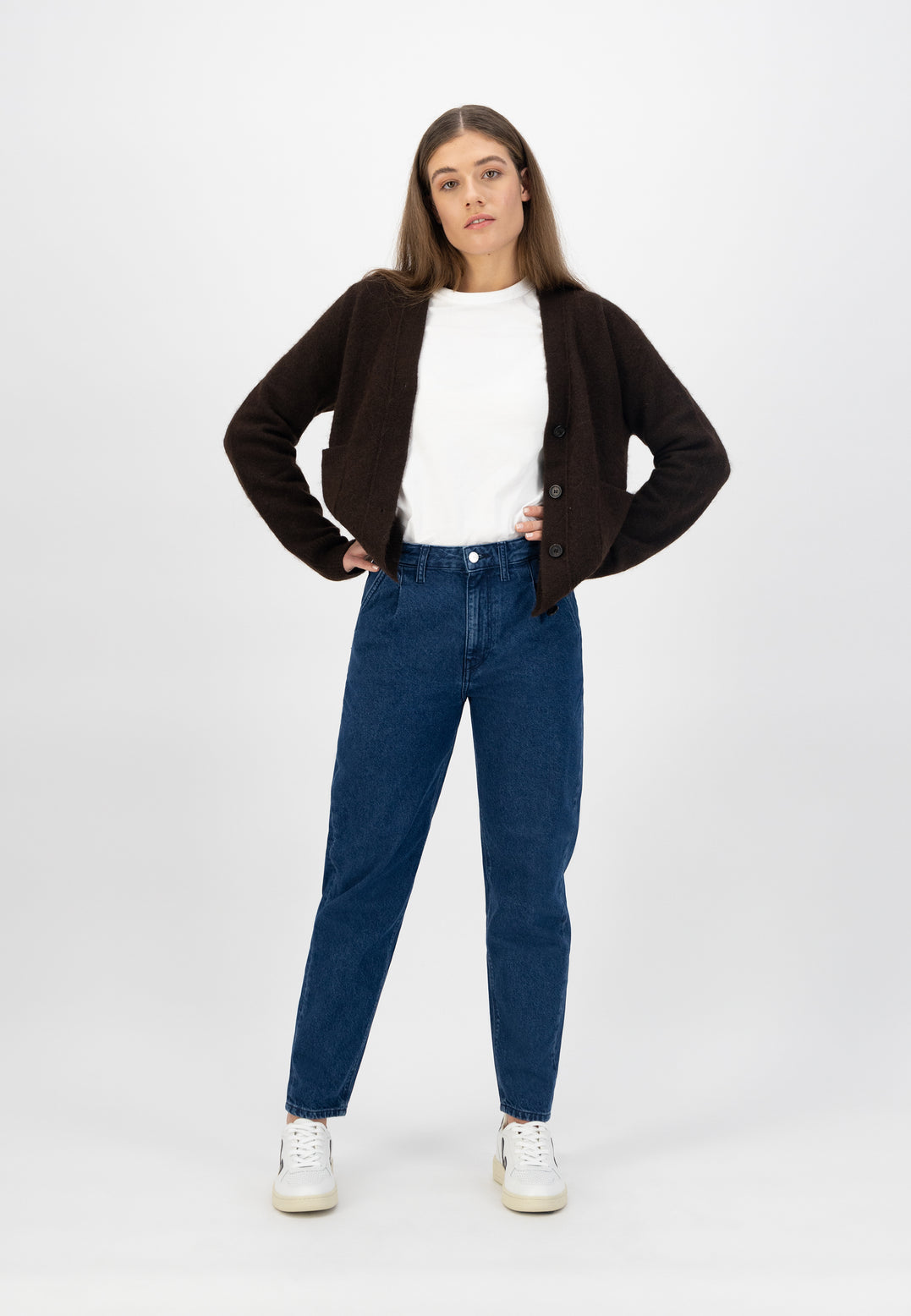 Jean carotte bleu foncé en coton bio et recyclé - loose bailey stone indigo