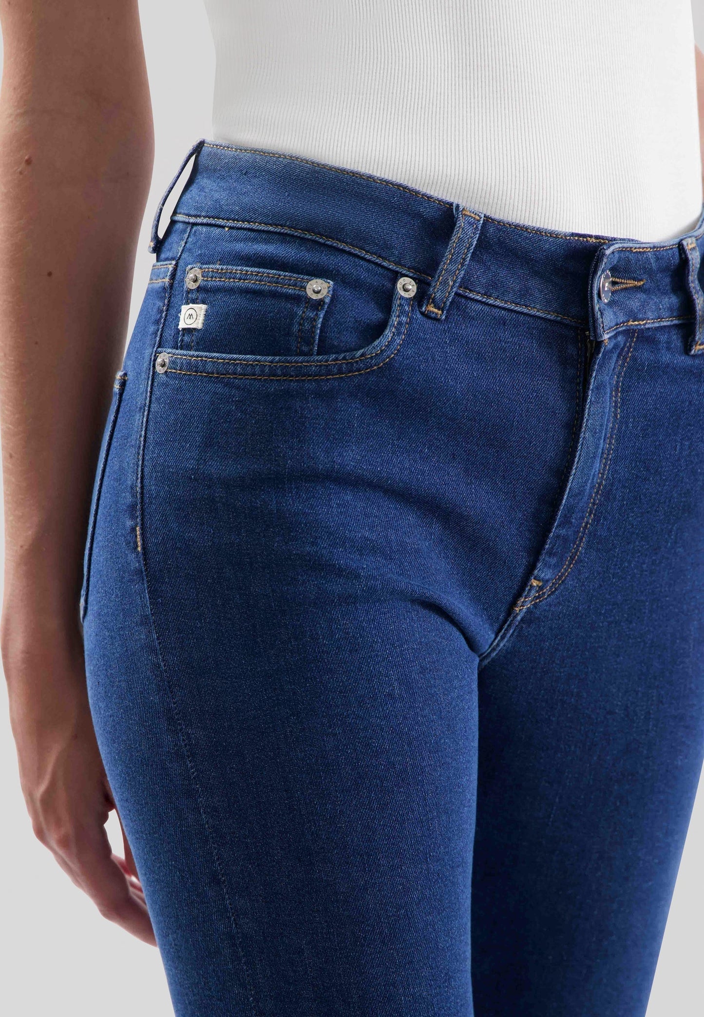 Jean slim en coton bio et recyclé | Bleu indigo "regular swan stone indigo"