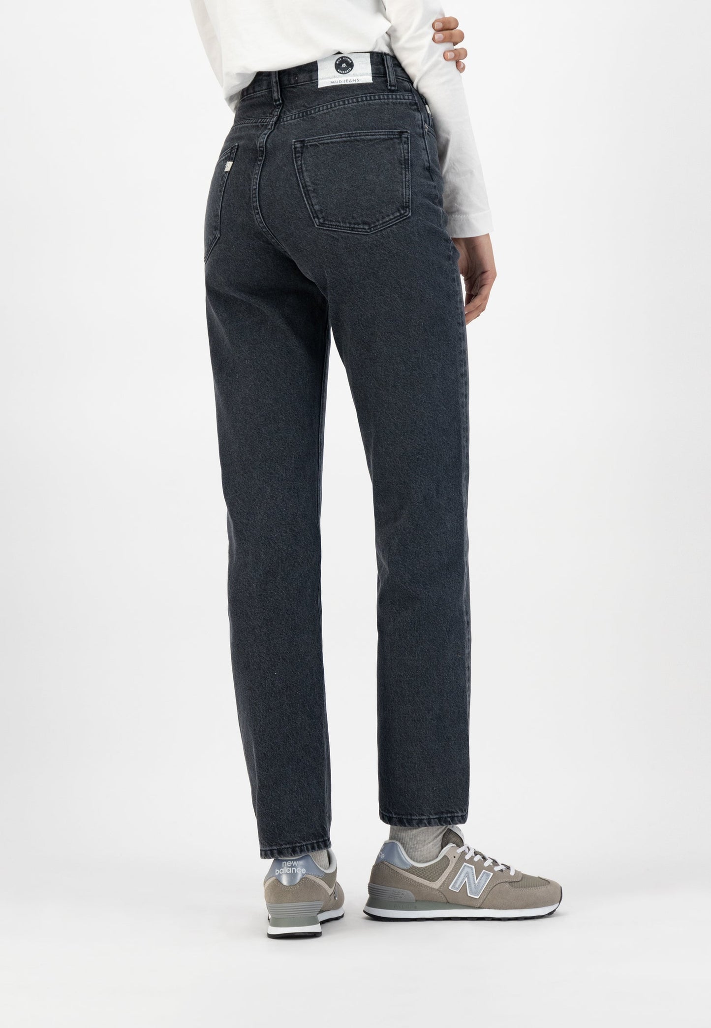 Jean droit délavé en coton bio et recyclé | noir "Relax rose used black"