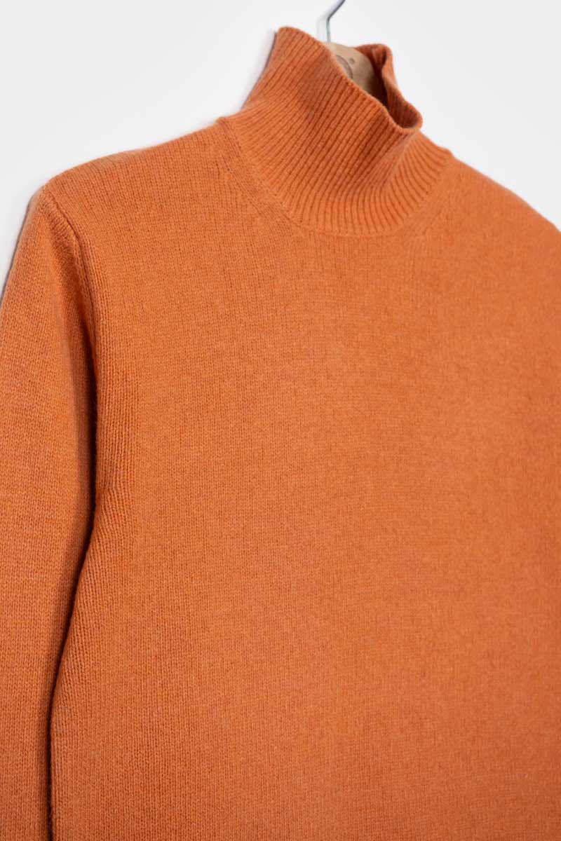 Pull col roulé en cachemire recyclé | orange "maglia ada arancio becco d'oca"