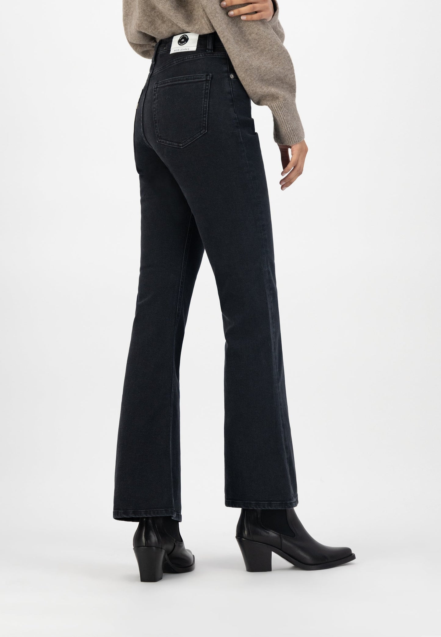 Jean flare noir en coton bio et recyclé - isy flared stone  black
