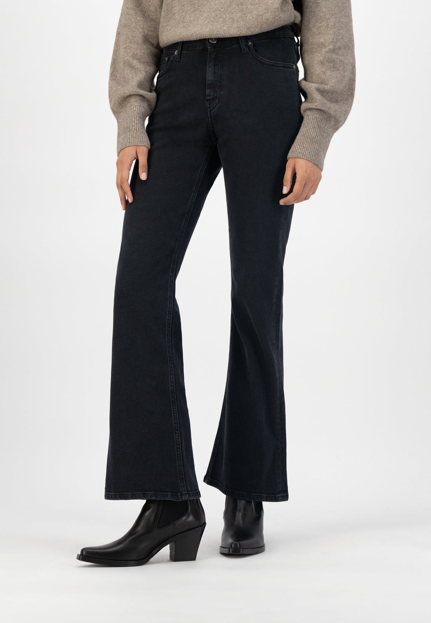 Jean flare noir en coton bio et recyclé - isy flared stone  black