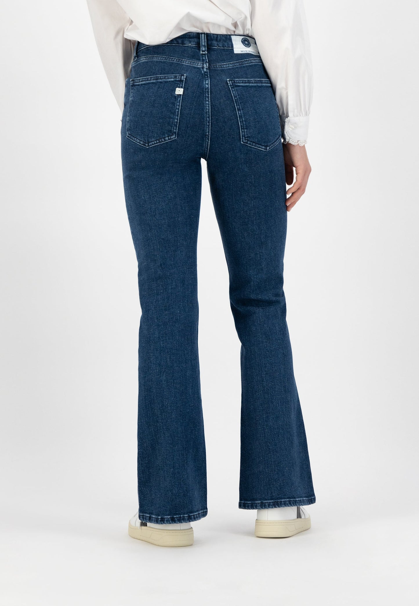 Jean flare bleu foncé en coton bio et recyclé - isy flared stone indigo